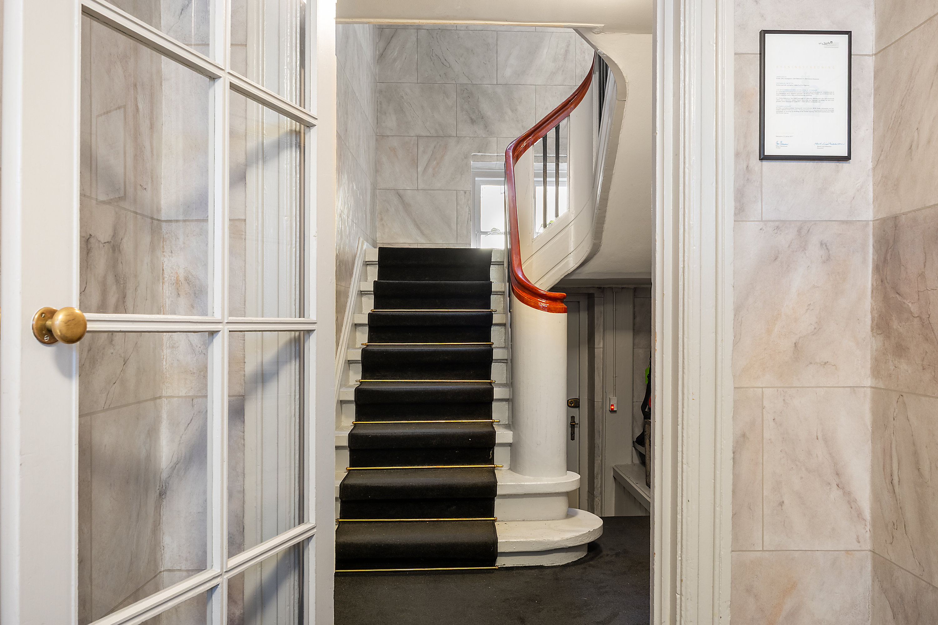 Fremhævet opgang billede i fuldskærmstilstand. Billede af Snaregade 8, 2., 1205 København K