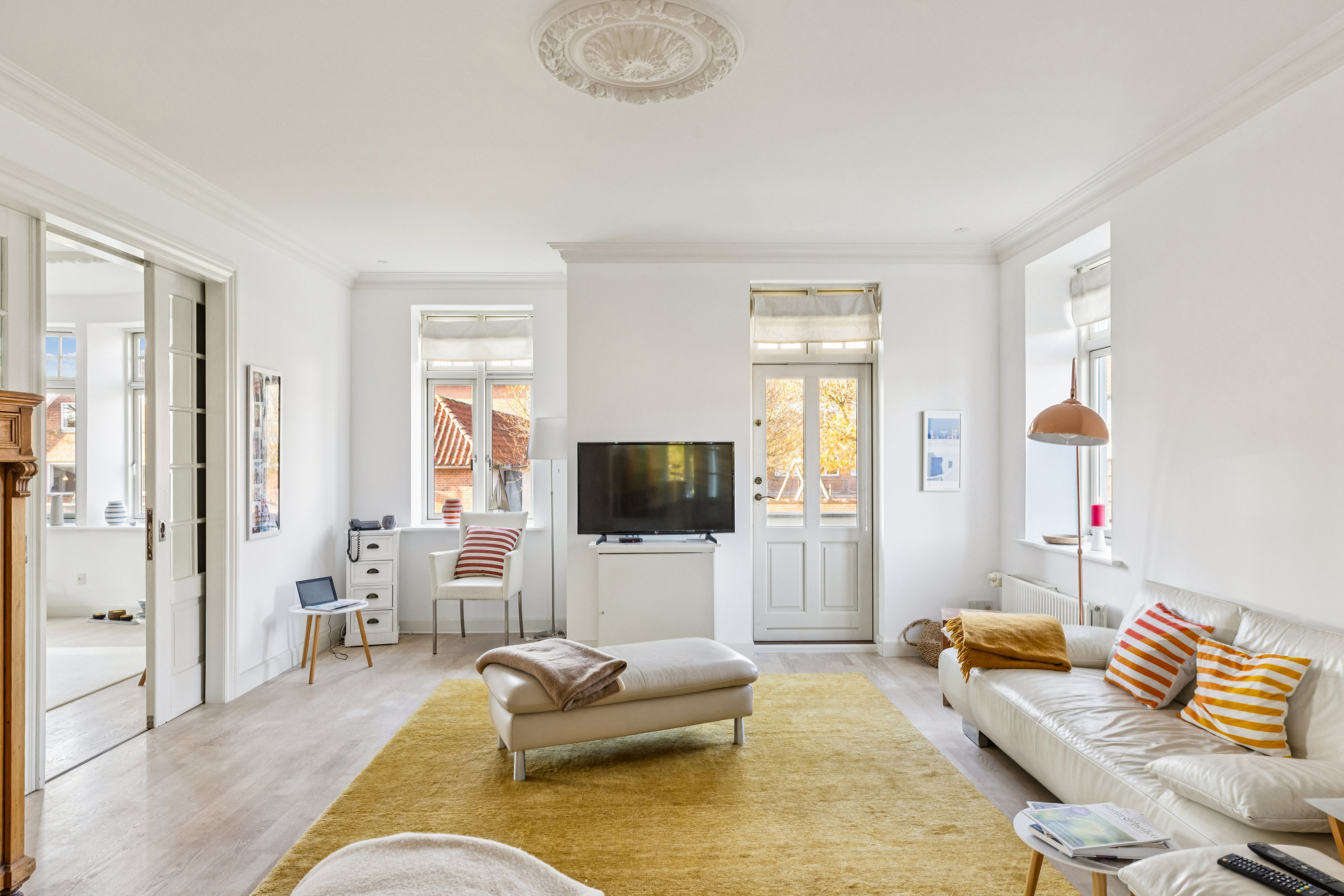 Fremhævet stue billede i fuldskærmstilstand. Billede af Skolegade 10, Guderup, 6430 Nordborg