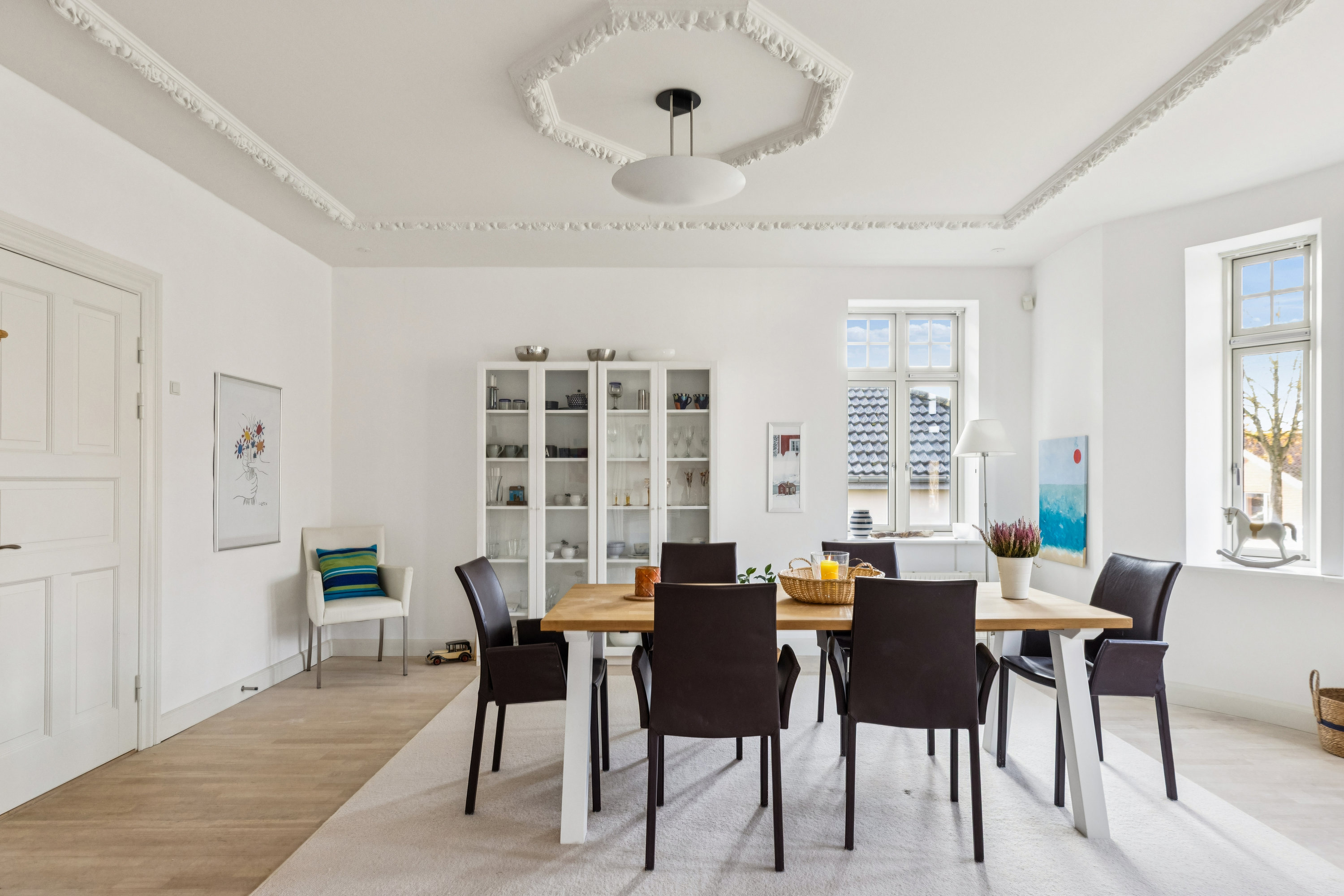 Fremhævet stue billede i fuldskærmstilstand. Billede af Skolegade 10, Guderup, 6430 Nordborg