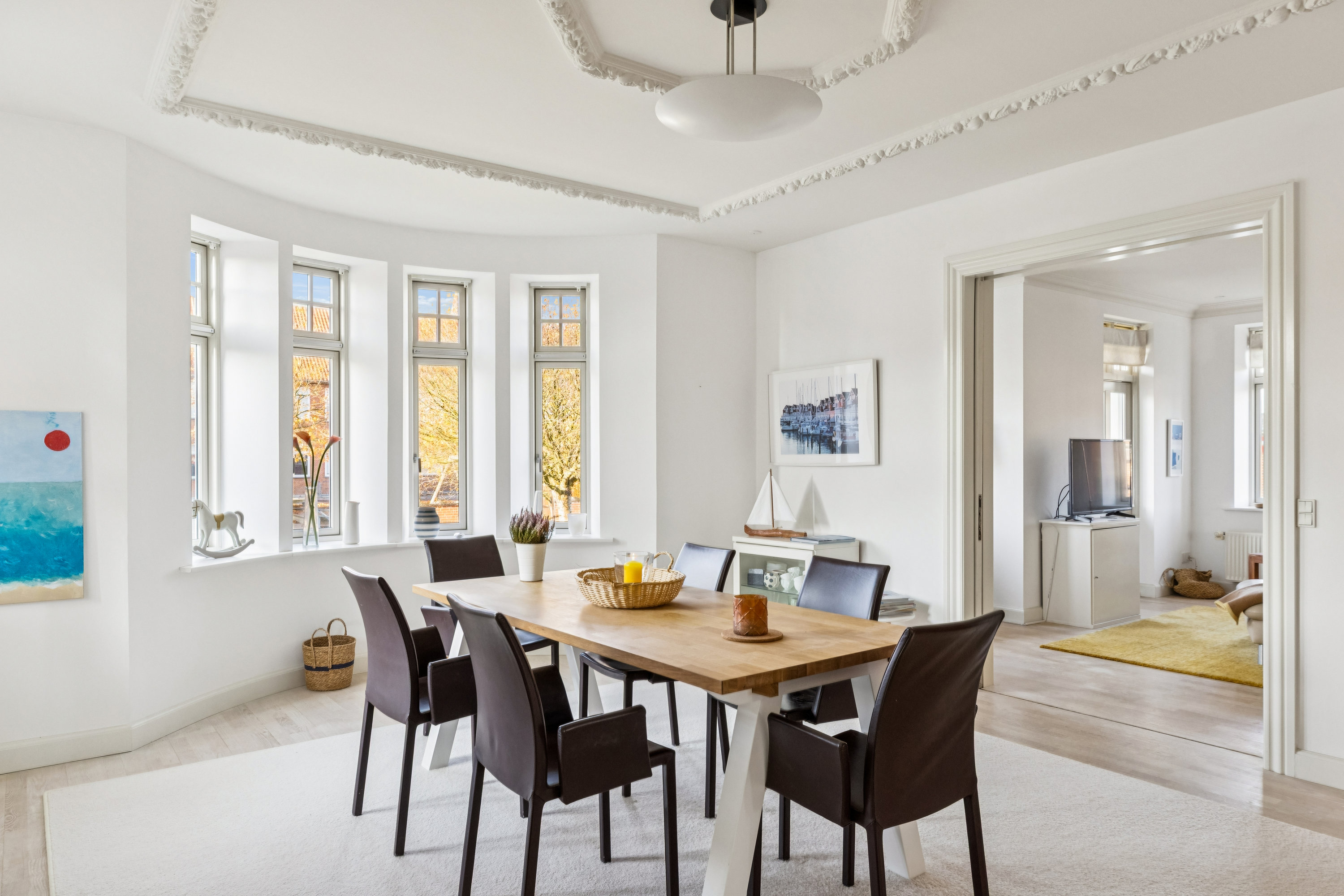 Fremhævet stue billede i fuldskærmstilstand. Billede af Skolegade 10, Guderup, 6430 Nordborg