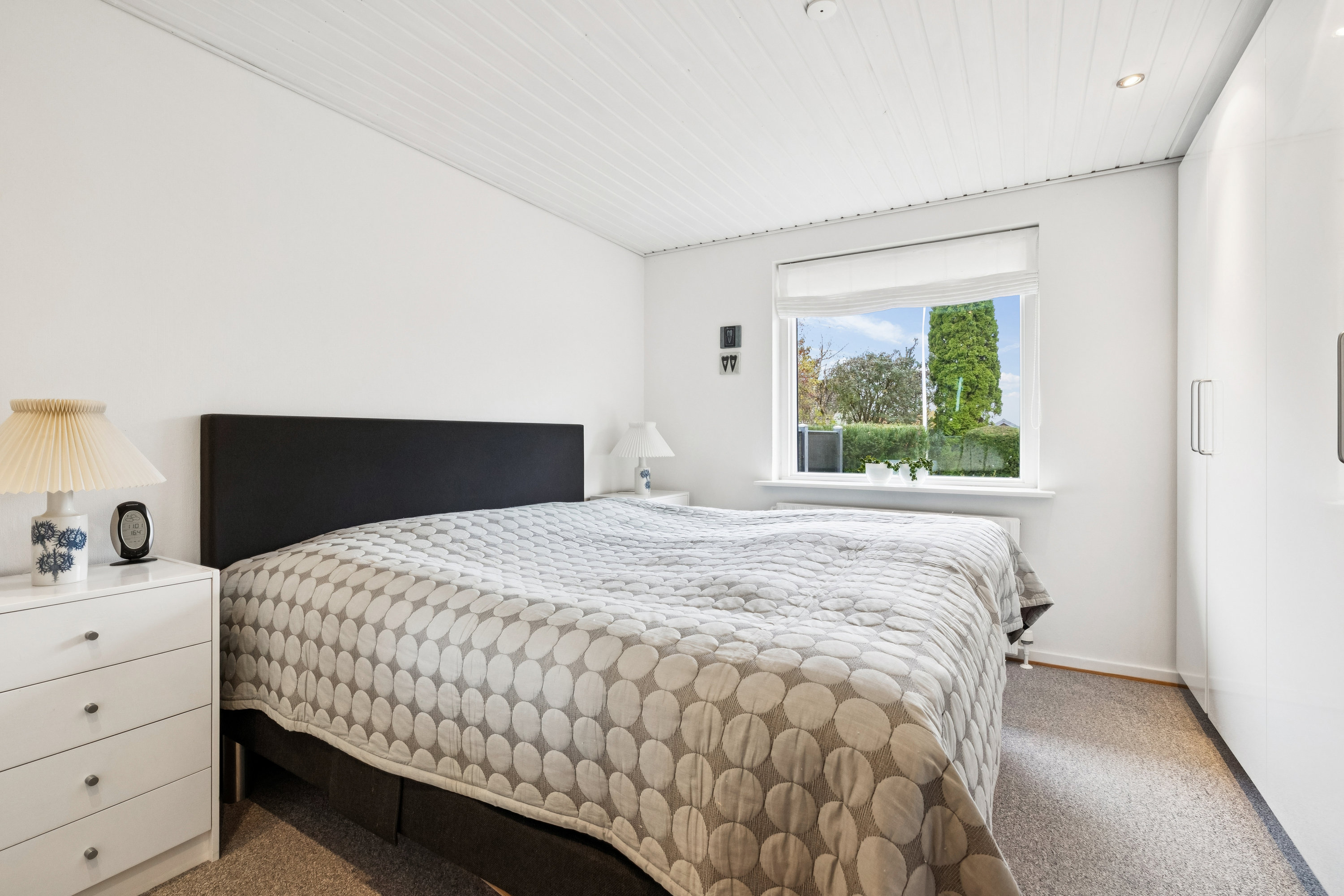 Fremhævet soveværelse billede i fuldskærmstilstand. Billede af Ludvig Holbergs Vej 8, 8660 Skanderborg