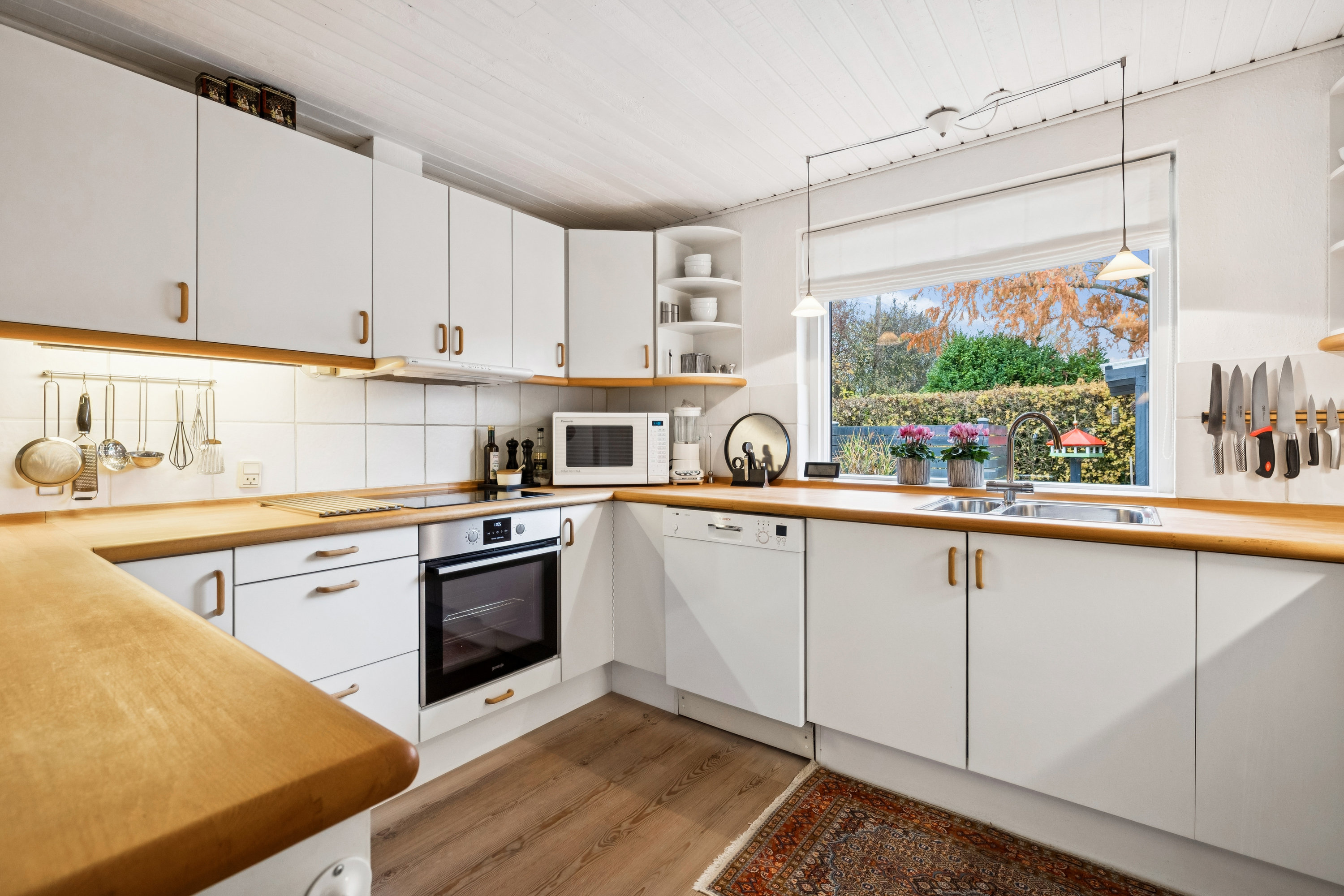 Fremhævet køkken billede i fuldskærmstilstand. Billede af Ludvig Holbergs Vej 8, 8660 Skanderborg