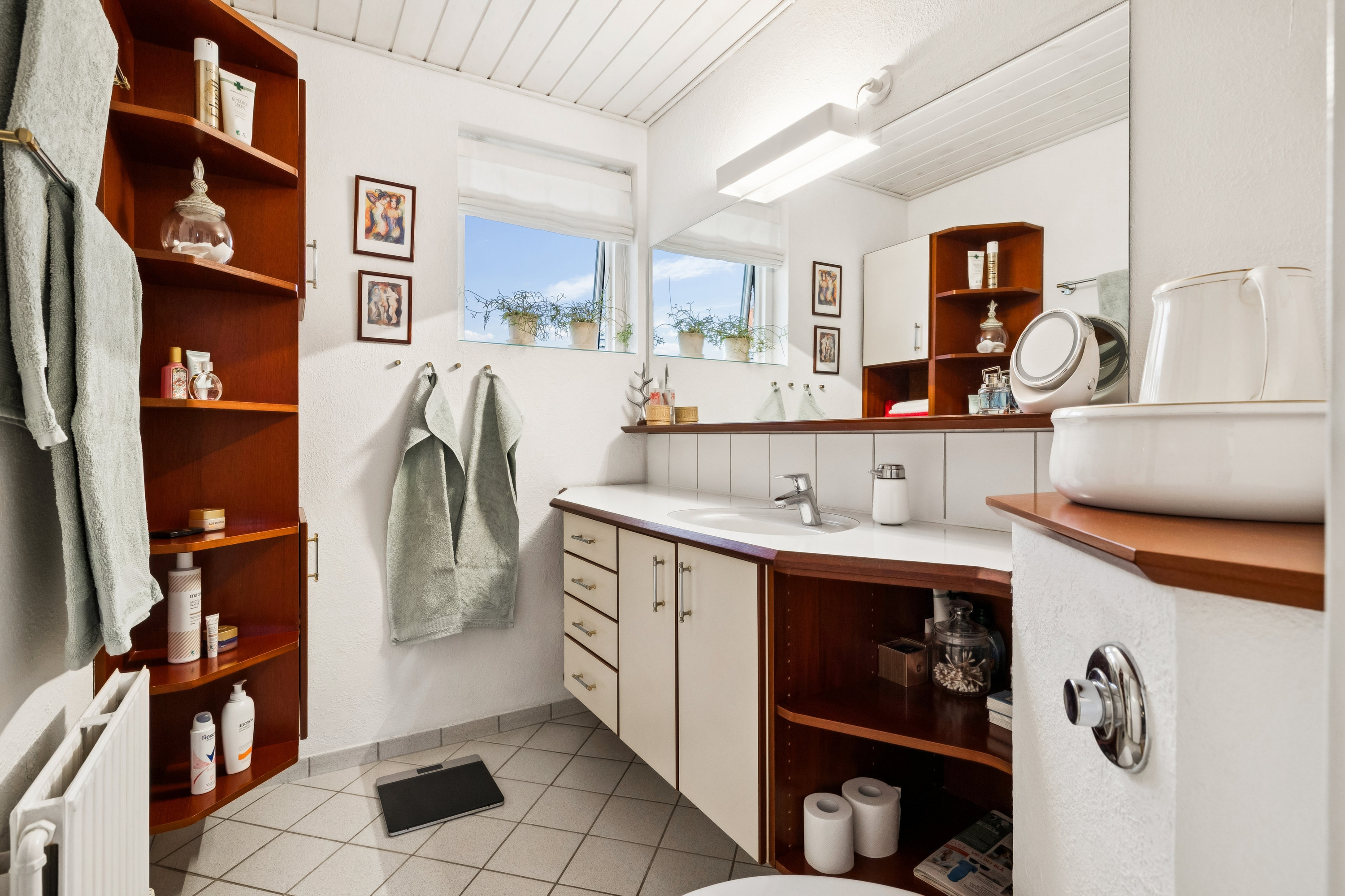 Fremhævet badeværelse billede i fuldskærmstilstand. Billede af Ludvig Holbergs Vej 8, 8660 Skanderborg