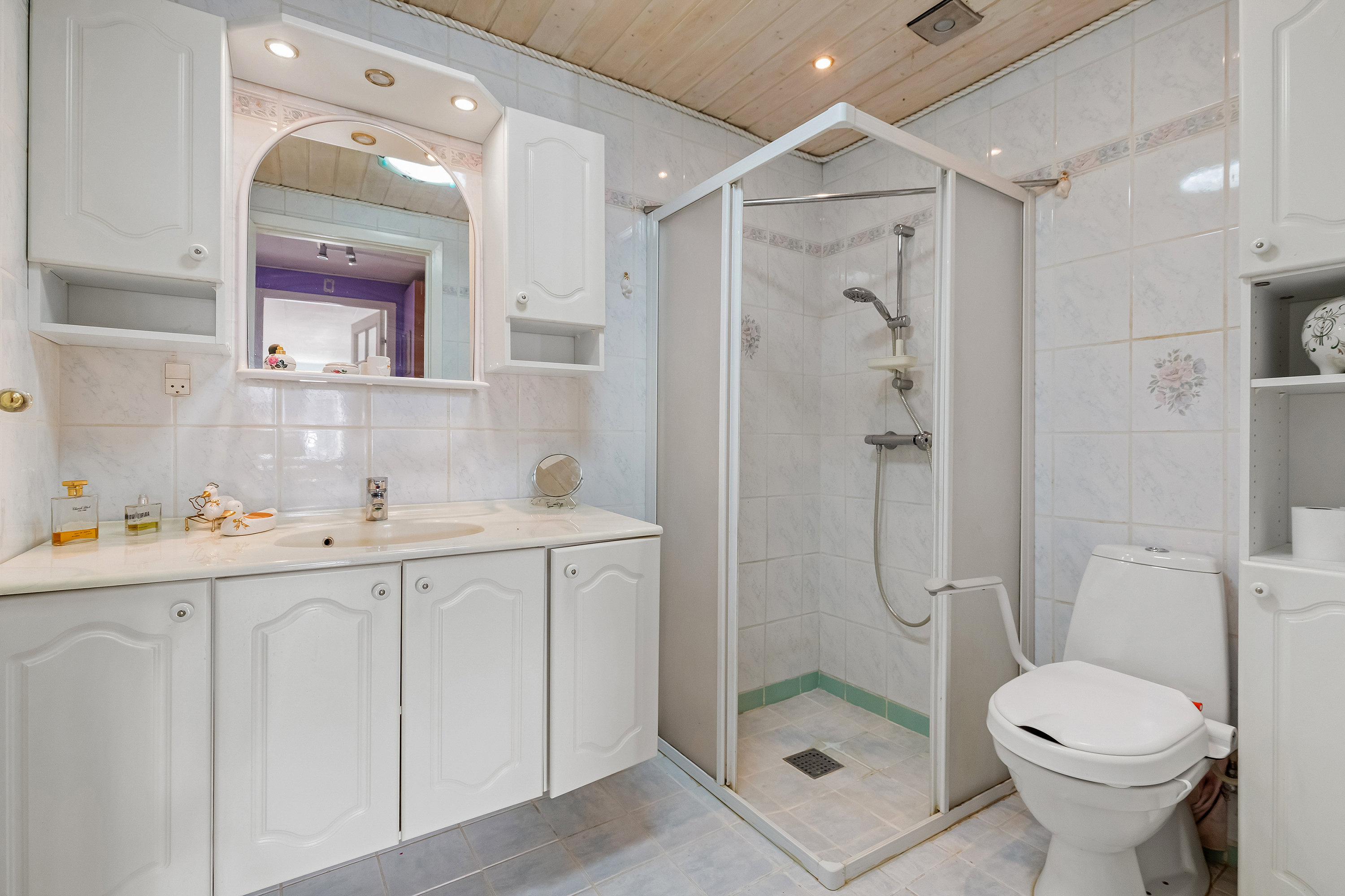 Fremhævet badeværelse billede i fuldskærmstilstand. Billede af Lindeparken 14, 3550 Slangerup