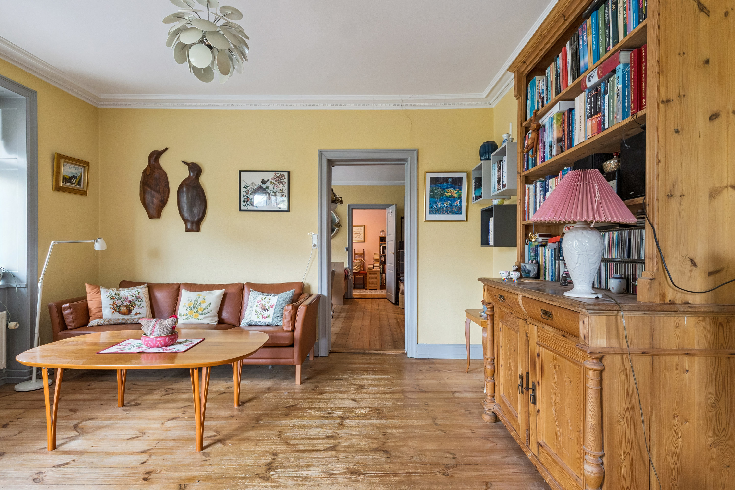 Fremhævet stue billede i fuldskærmstilstand. Billede af Lange-Müllers Gade 22, 1. tv., 2100 København Ø