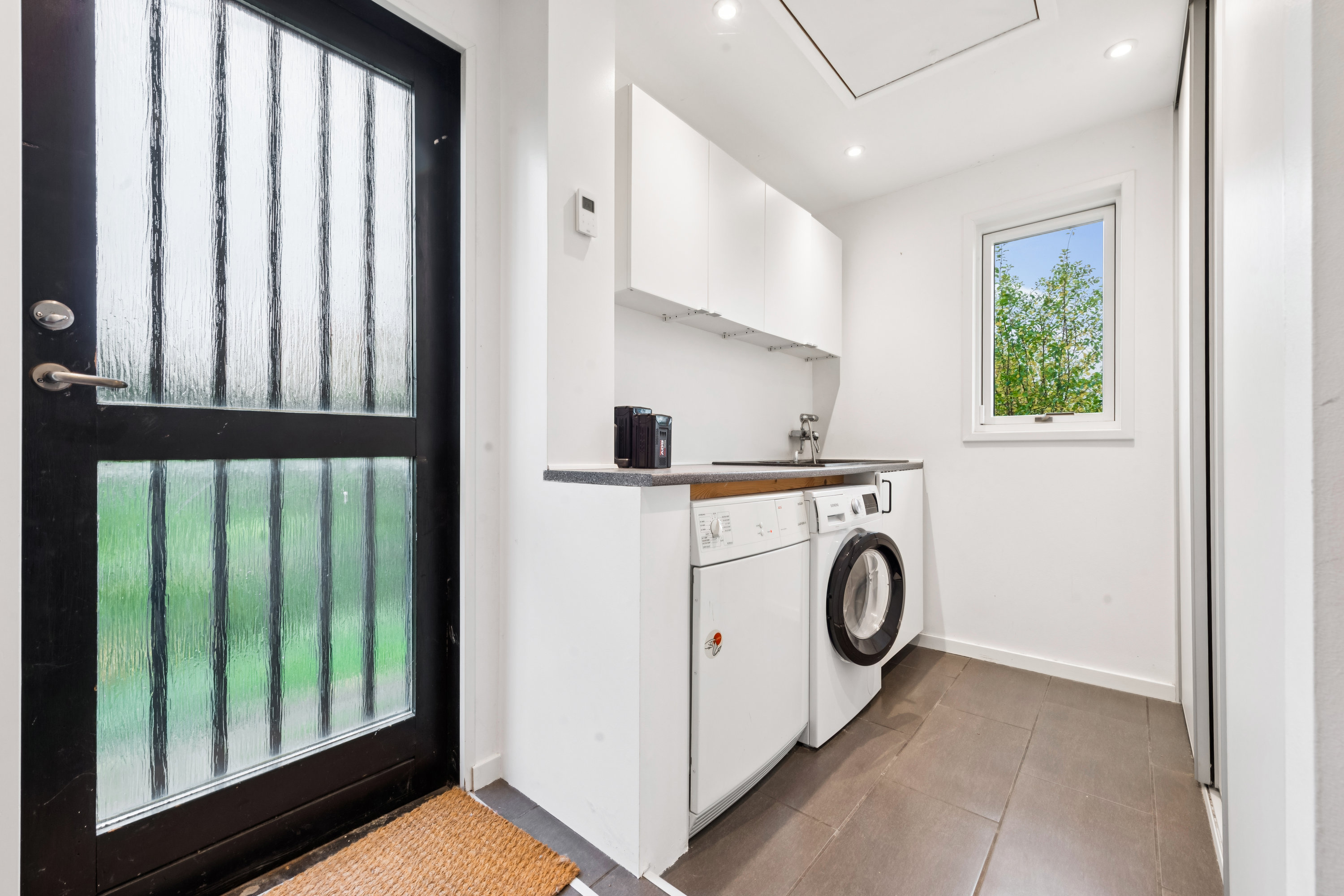 Fremhævet entré billede i fuldskærmstilstand. Billede af Margrethe Alle 17, 2690 Karlslunde