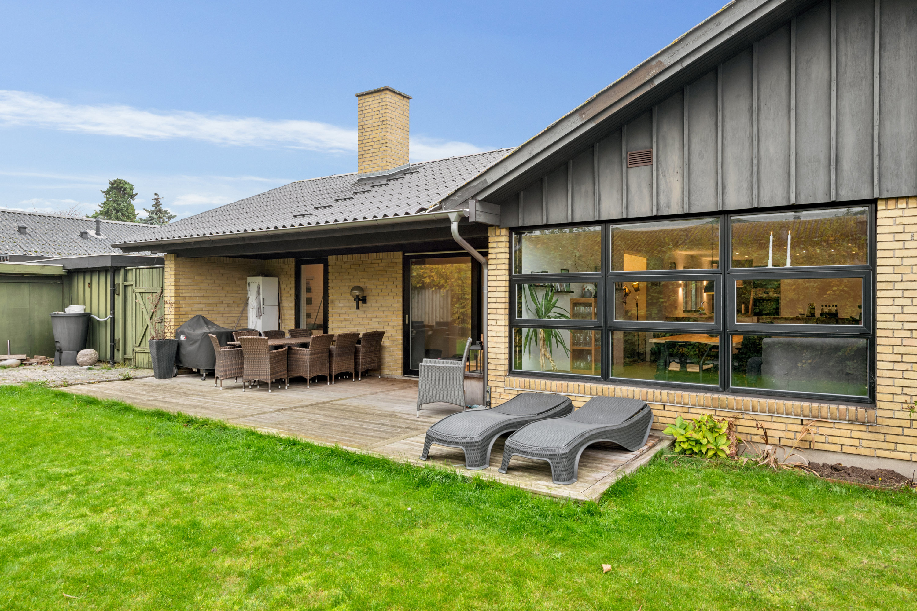 Miniaturebillede 1: ejendommen. Billede af Margrethe Alle 17, 2690 Karlslunde