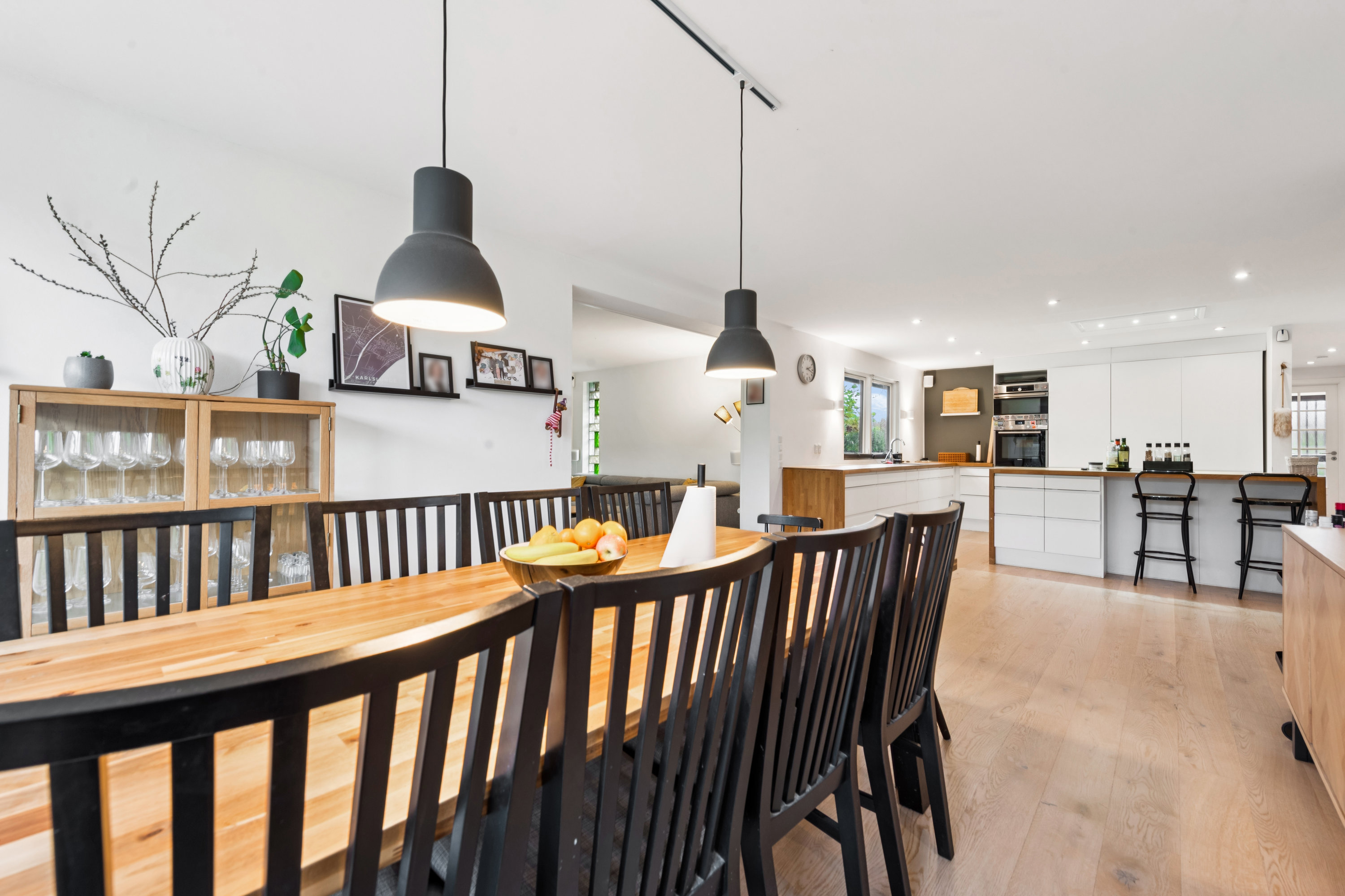 Fremhævet stue billede i fuldskærmstilstand. Billede af Margrethe Alle 17, 2690 Karlslunde