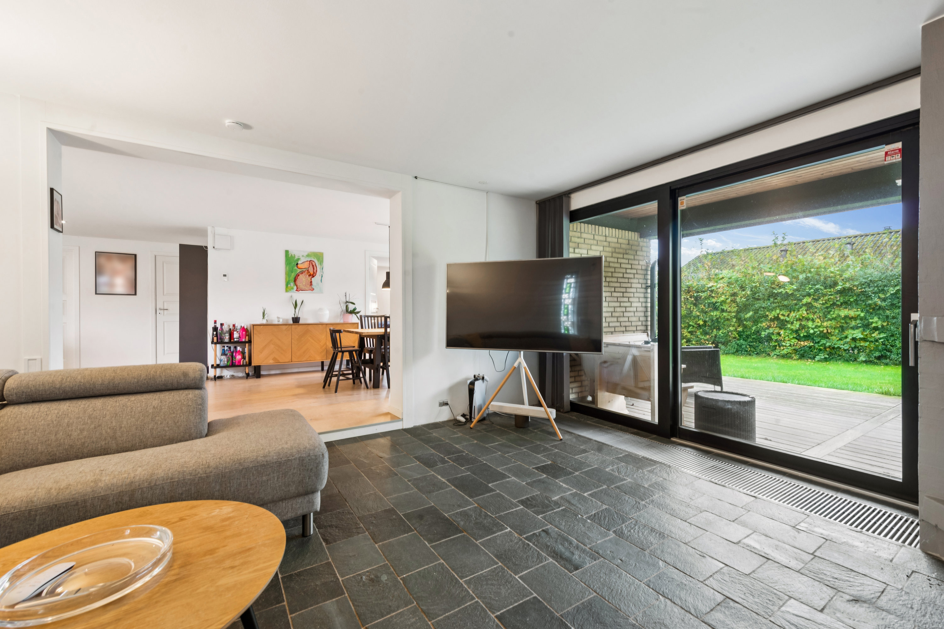 Fremhævet stue billede i fuldskærmstilstand. Billede af Margrethe Alle 17, 2690 Karlslunde