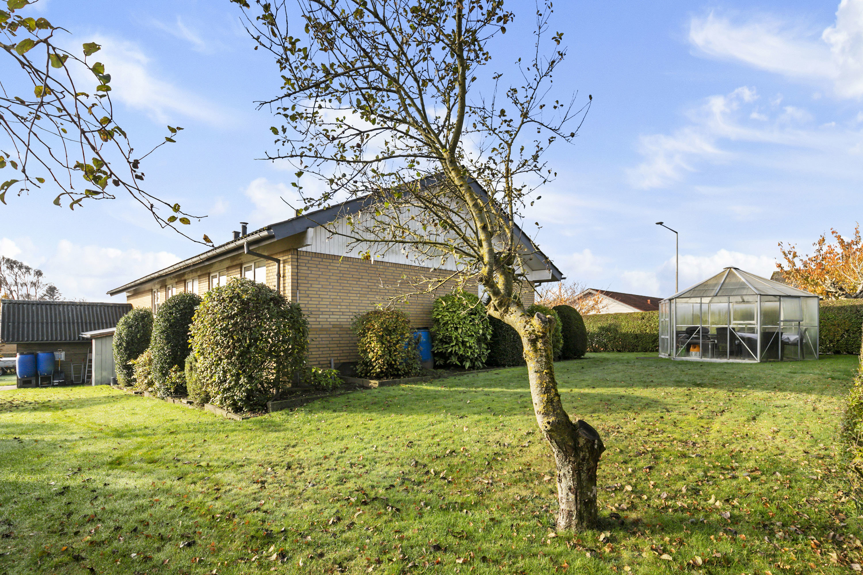 Fremhævet facade billede i fuldskærmstilstand. Billede af Tornerosevej 6, 9700 Brønderslev