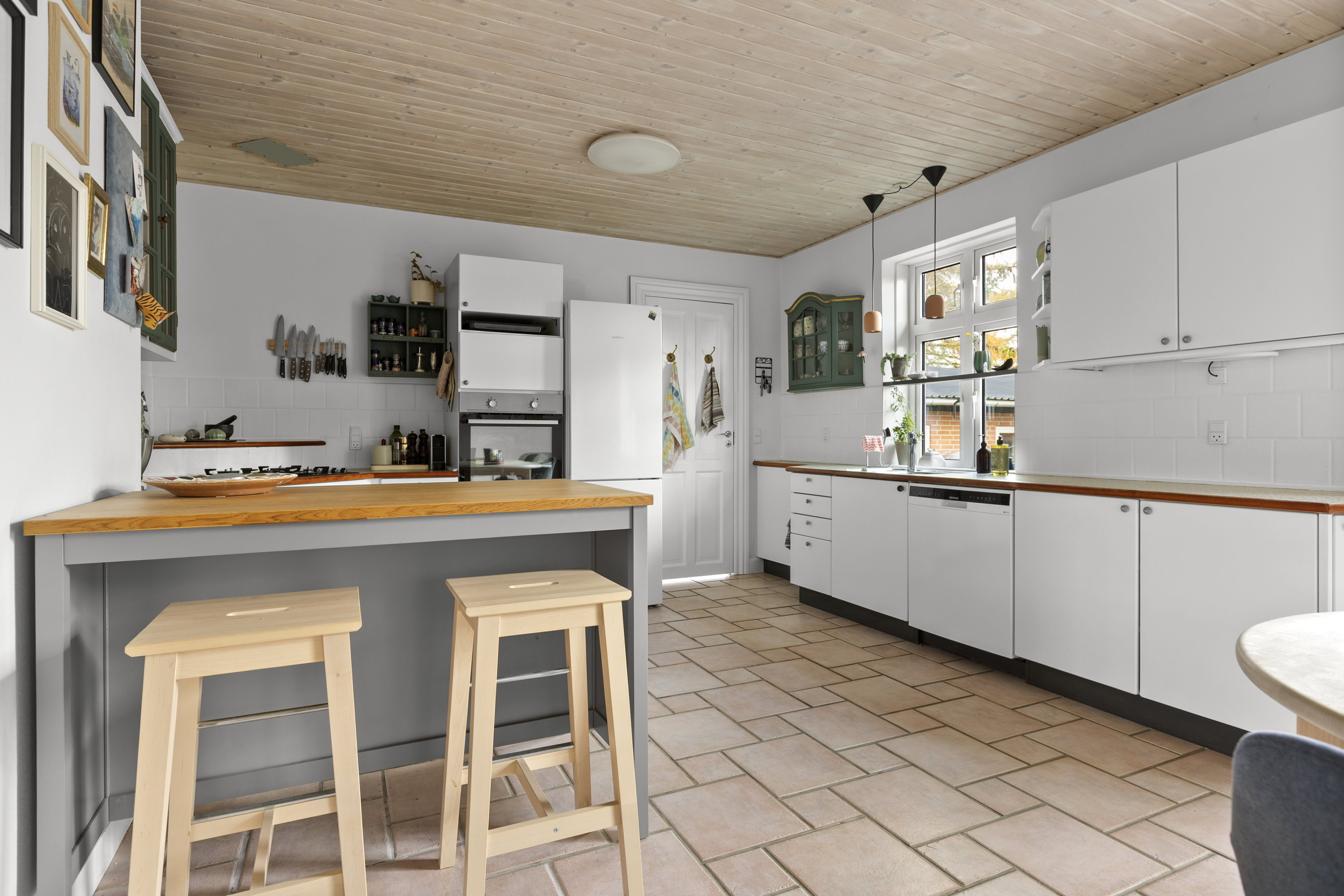 Fremhævet køkken billede i fuldskærmstilstand. Billede af Knudsvej 4, 4180 Sorø