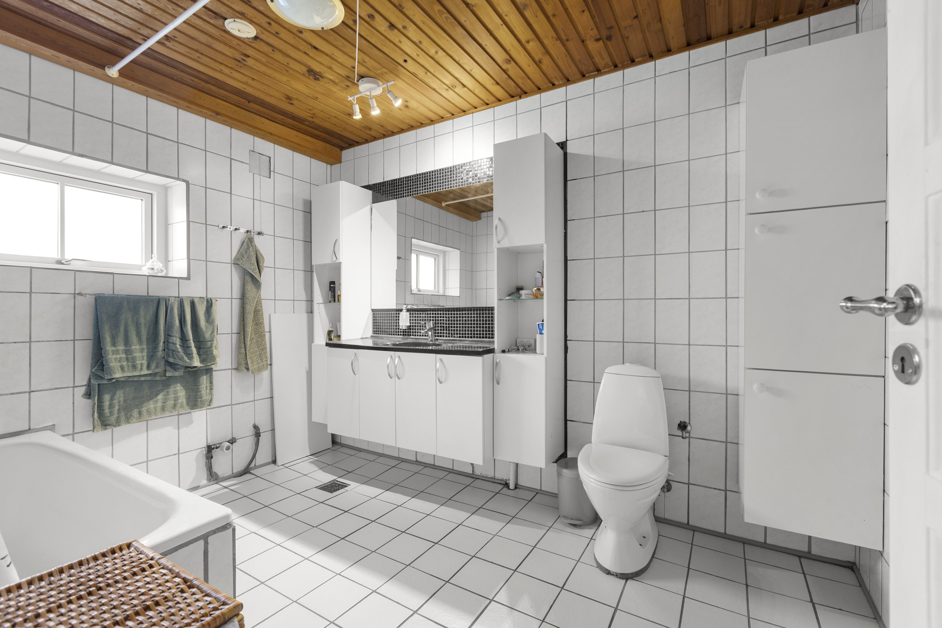 Fremhævet badeværelse billede i fuldskærmstilstand. Billede af Sorøvej 72, 4295 Stenlille