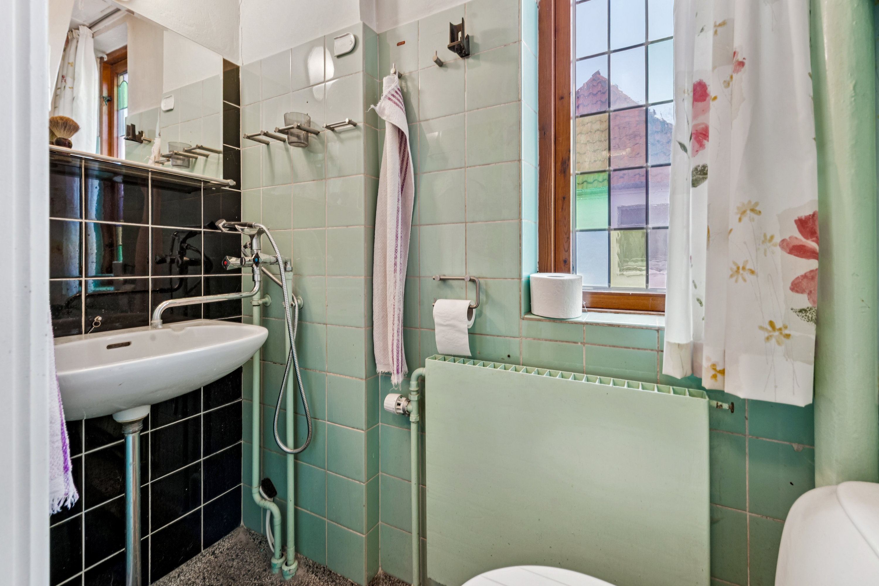 Fremhævet badeværelse billede i fuldskærmstilstand. Billede af Stubbevangen 5, 2700 Brønshøj