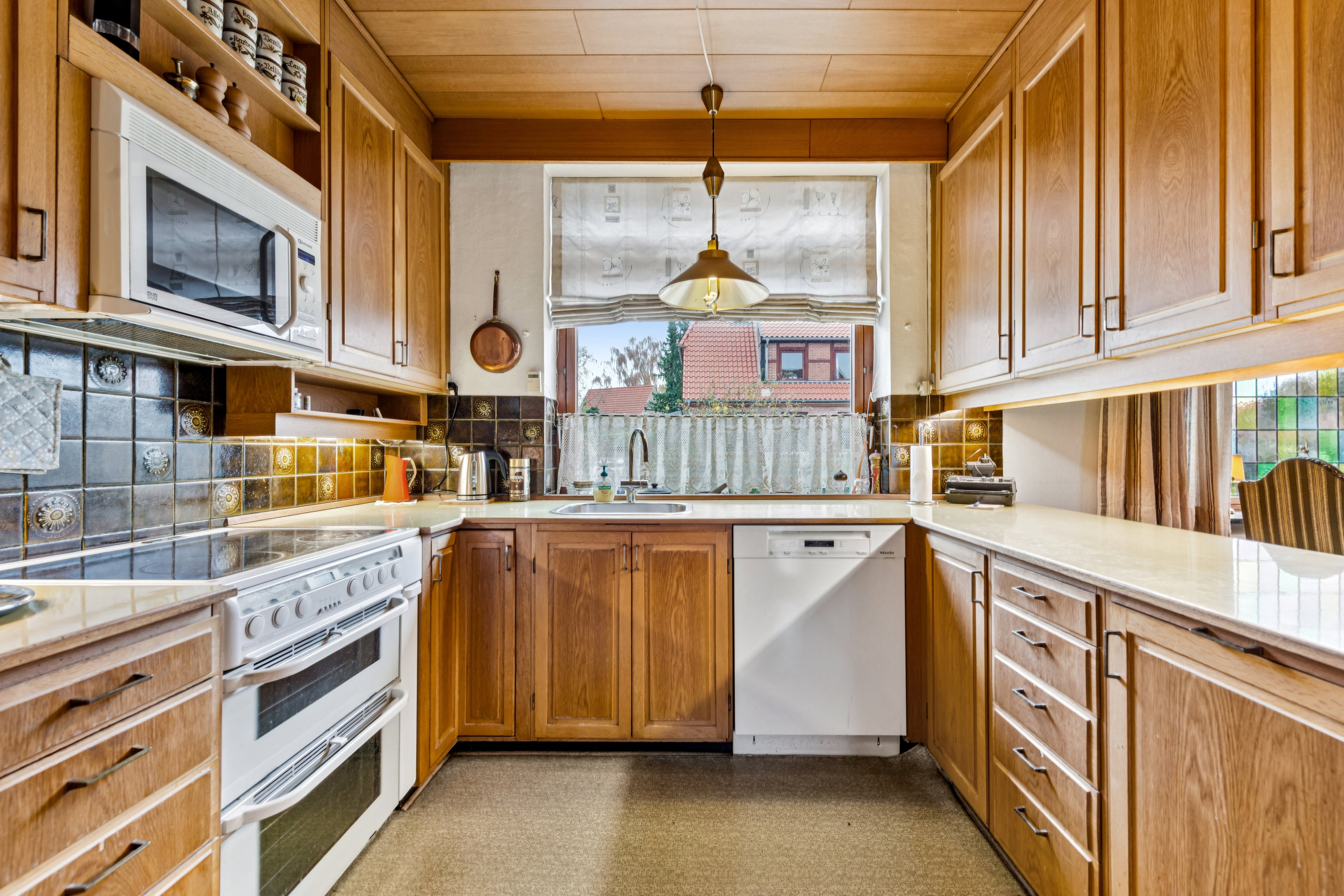 Fremhævet køkken billede i fuldskærmstilstand. Billede af Stubbevangen 5, 2700 Brønshøj