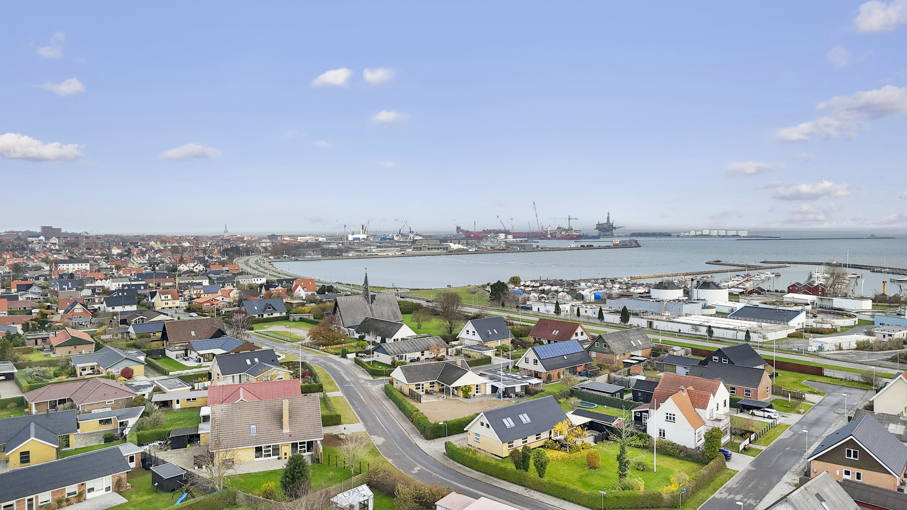 Fremhævet luftfoto billede i fuldskærmstilstand. Billede af Uranienborgvej 18, 9900 Frederikshavn