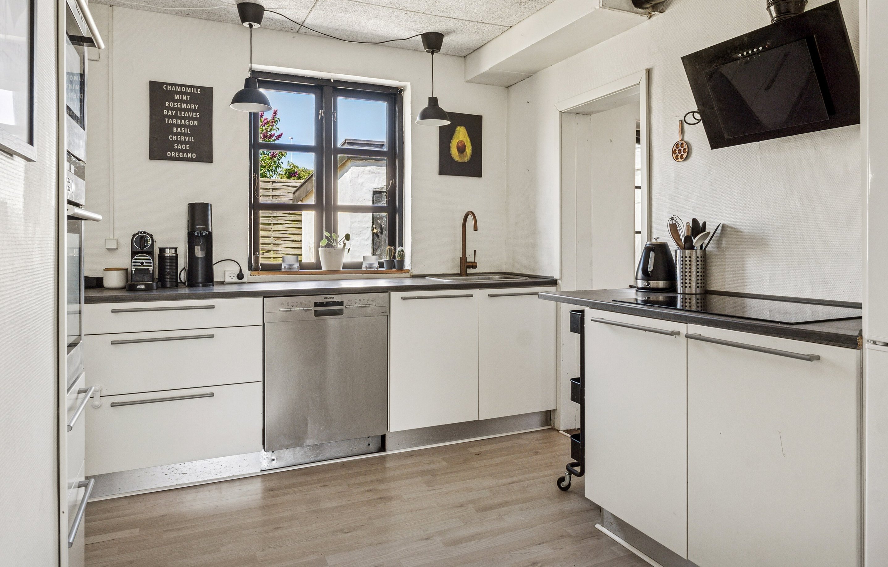 Fremhævet køkken billede i fuldskærmstilstand. Billede af Nørreås 37, 4200 Slagelse