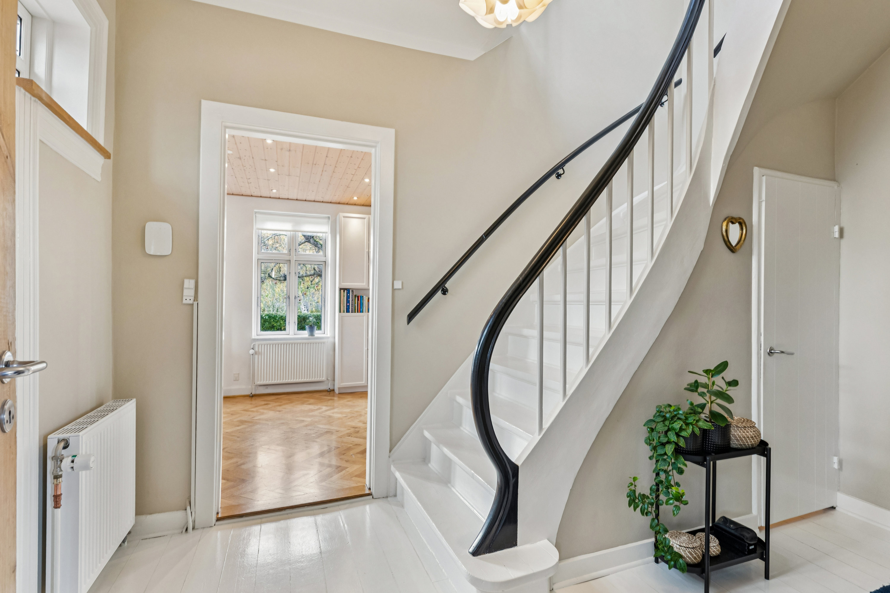 Fremhævet entré billede i fuldskærmstilstand. Billede af Fuglsang Allé 138, 2700 Brønshøj