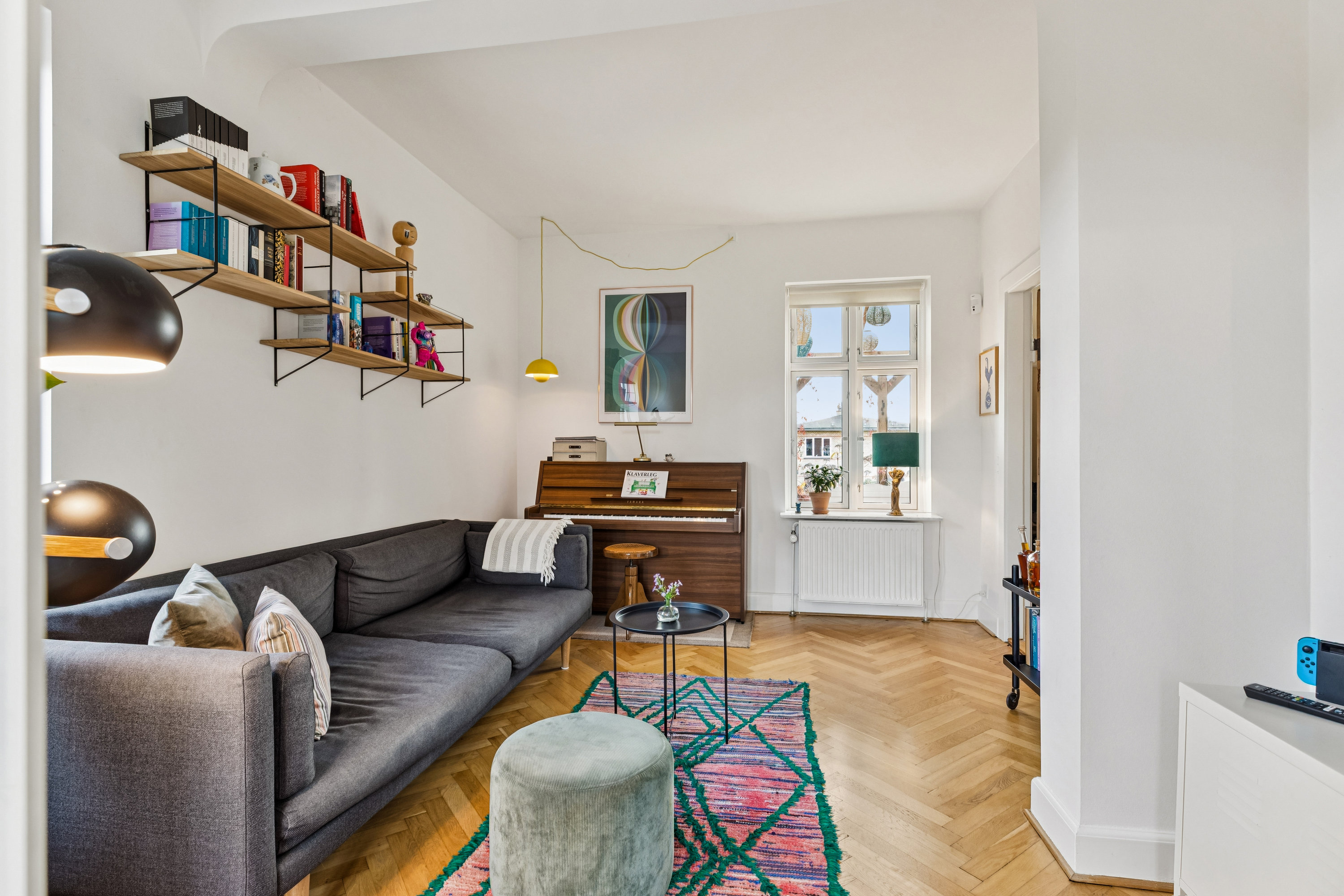 Fremhævet stue billede i fuldskærmstilstand. Billede af Fuglsang Allé 138, 2700 Brønshøj