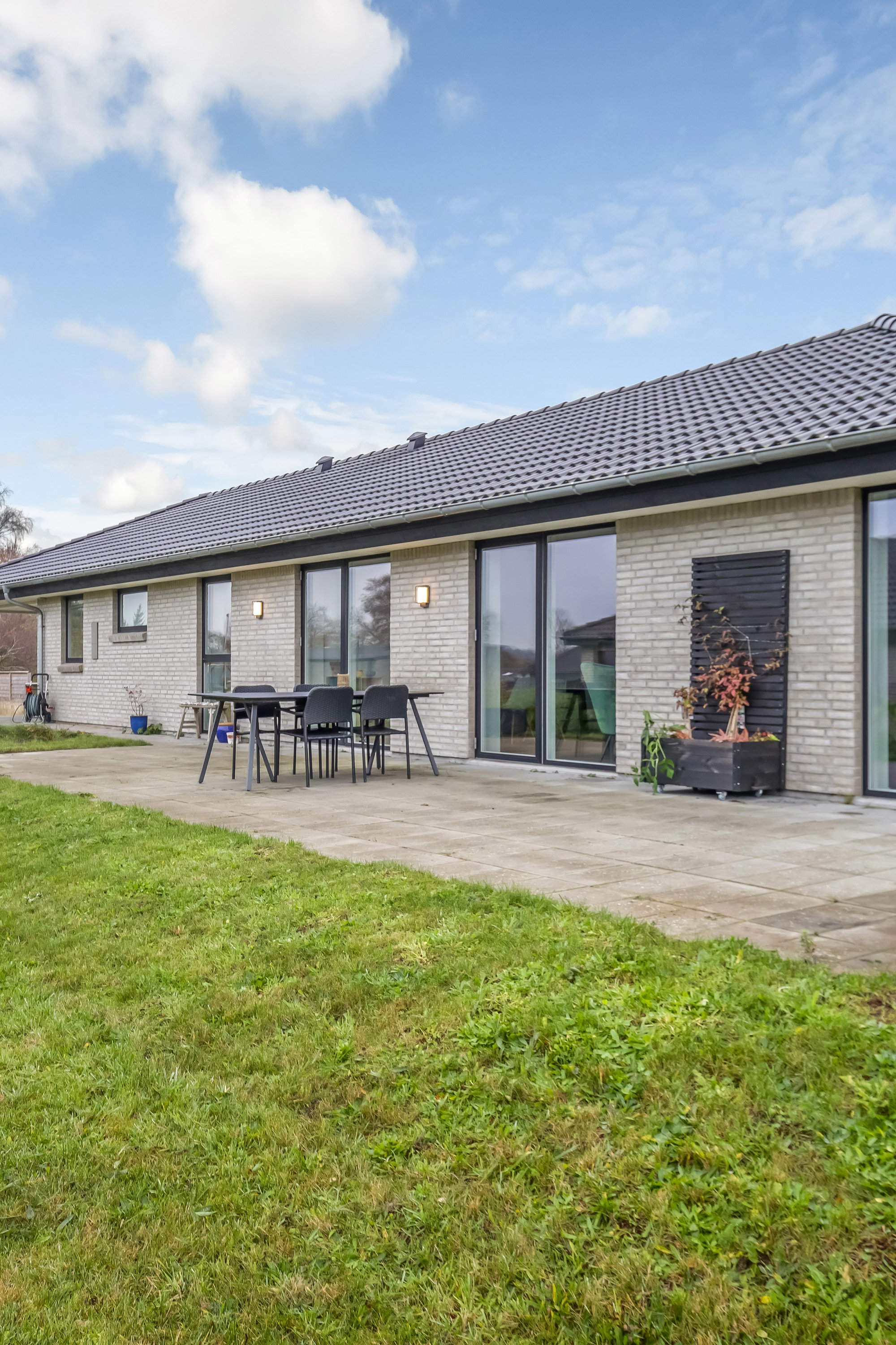 Fremhævet  billede i fuldskærmstilstand. Billede af Lappedykkervej 3, 8544 Mørke