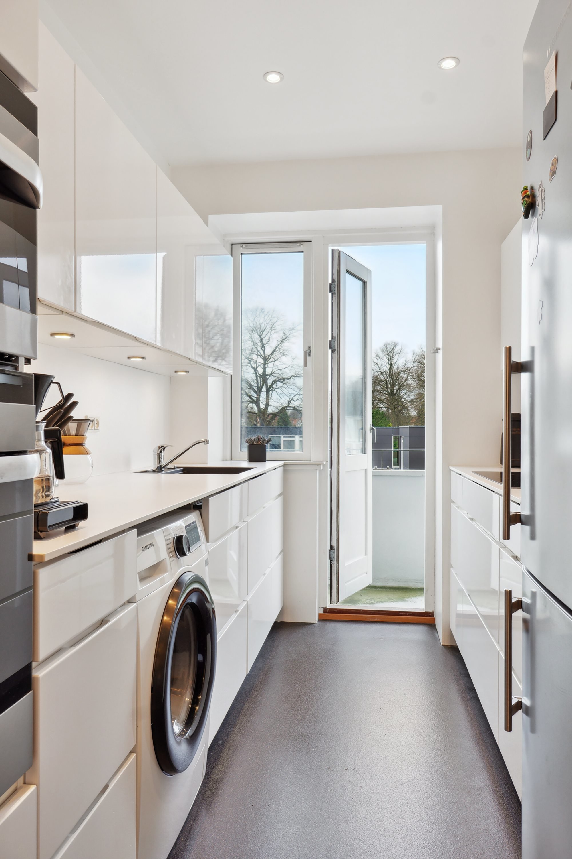 Fremhævet køkken billede i fuldskærmstilstand. Billede af Vesterbro 19A, 2. th., 9000 Aalborg