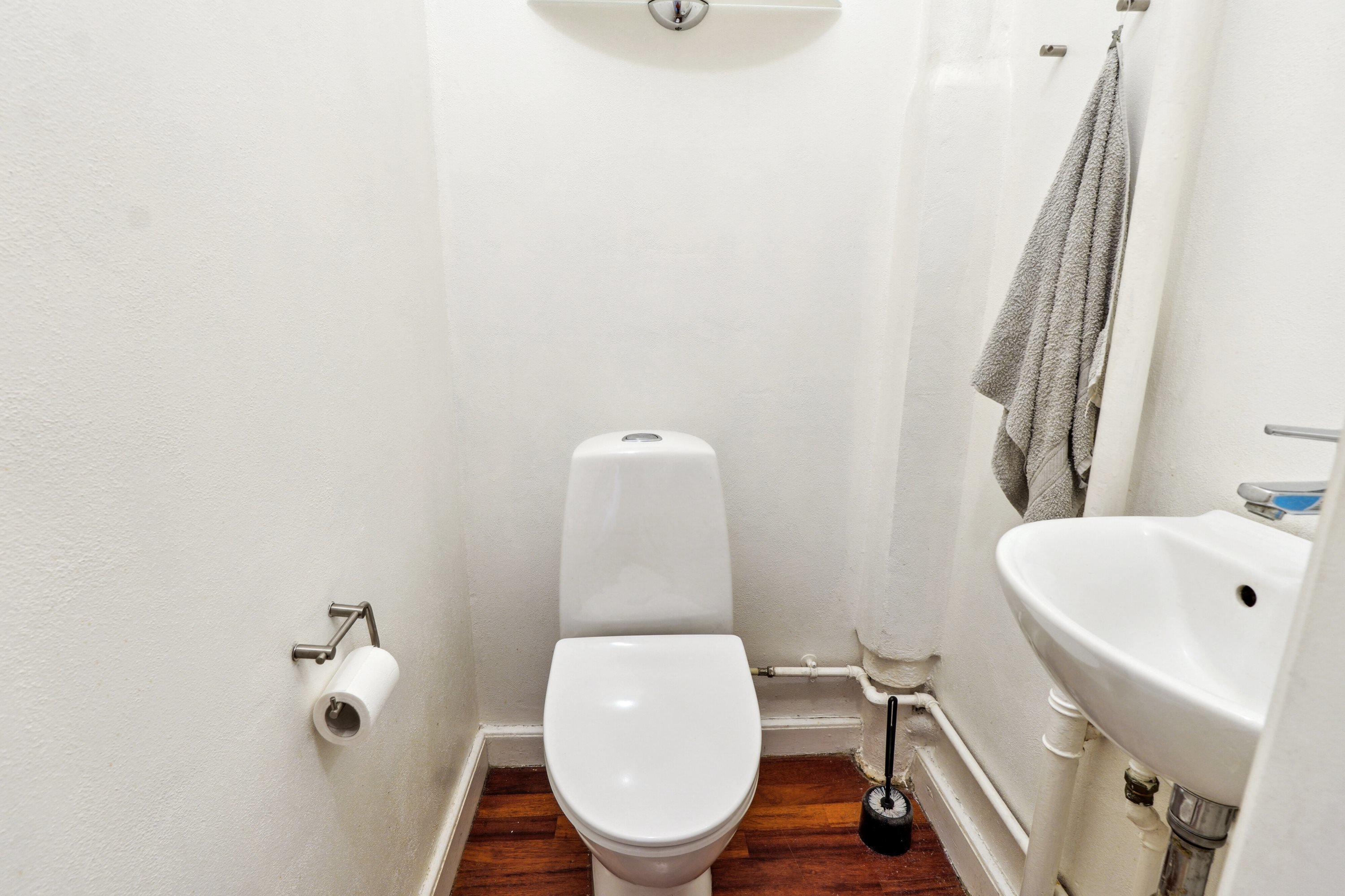 Fremhævet toilet billede i fuldskærmstilstand. Billede af Vesterbro 19A, 2. th., 9000 Aalborg