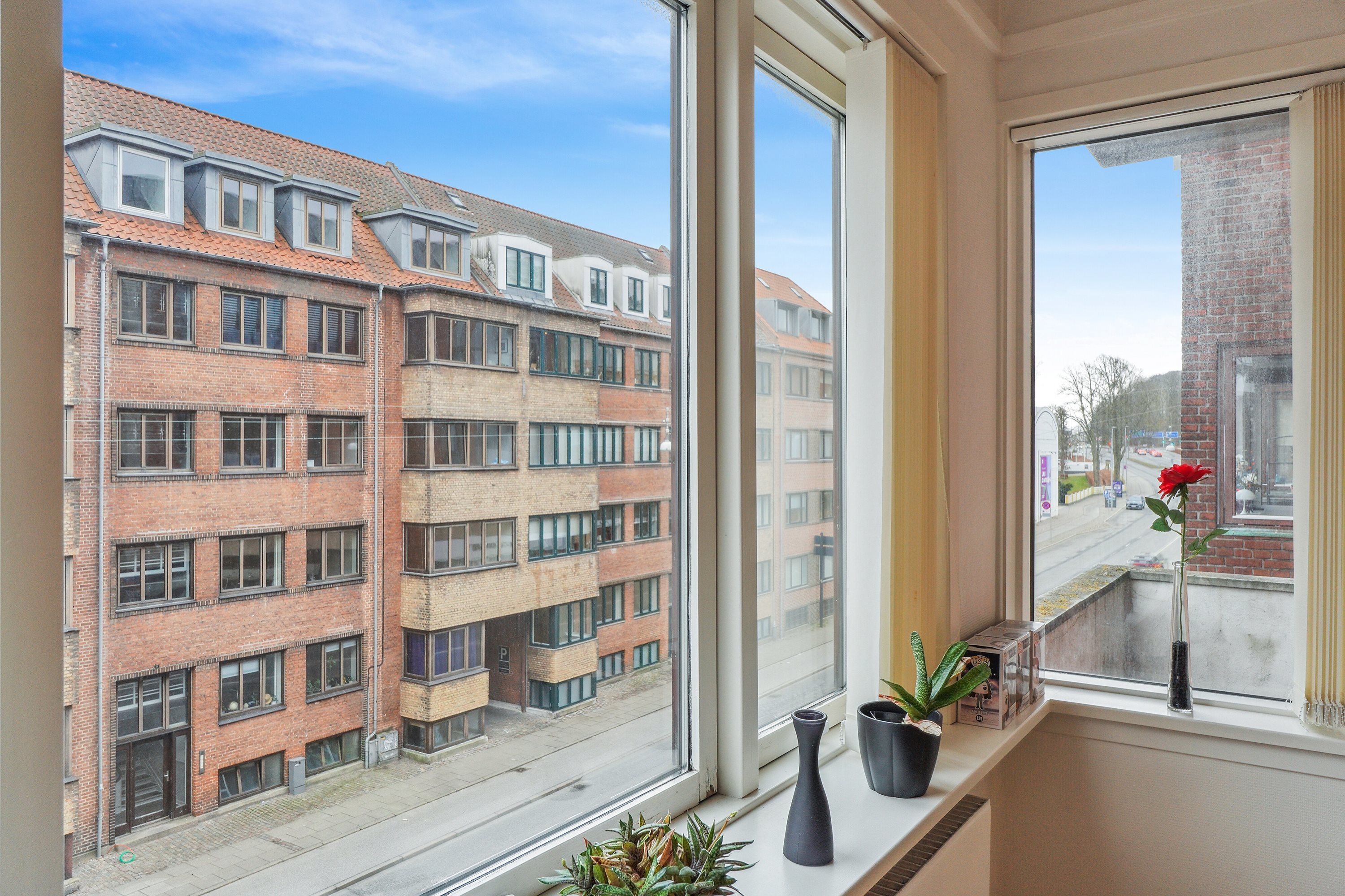 Fremhævet udsigt billede i fuldskærmstilstand. Billede af Vesterbro 19A, 2. th., 9000 Aalborg