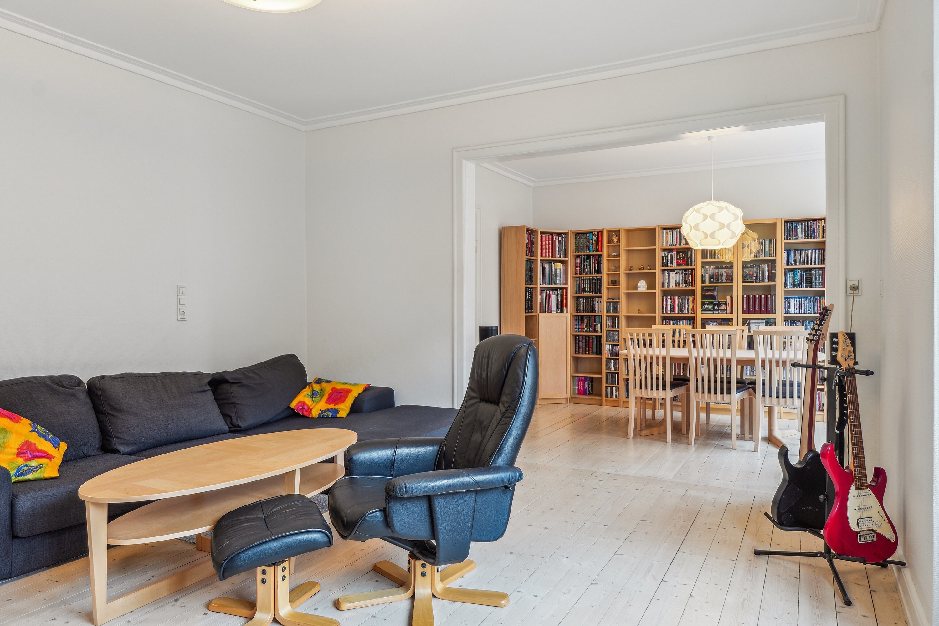 Fremhævet stue billede i fuldskærmstilstand. Billede af Vesterbro 19A, 2. th., 9000 Aalborg