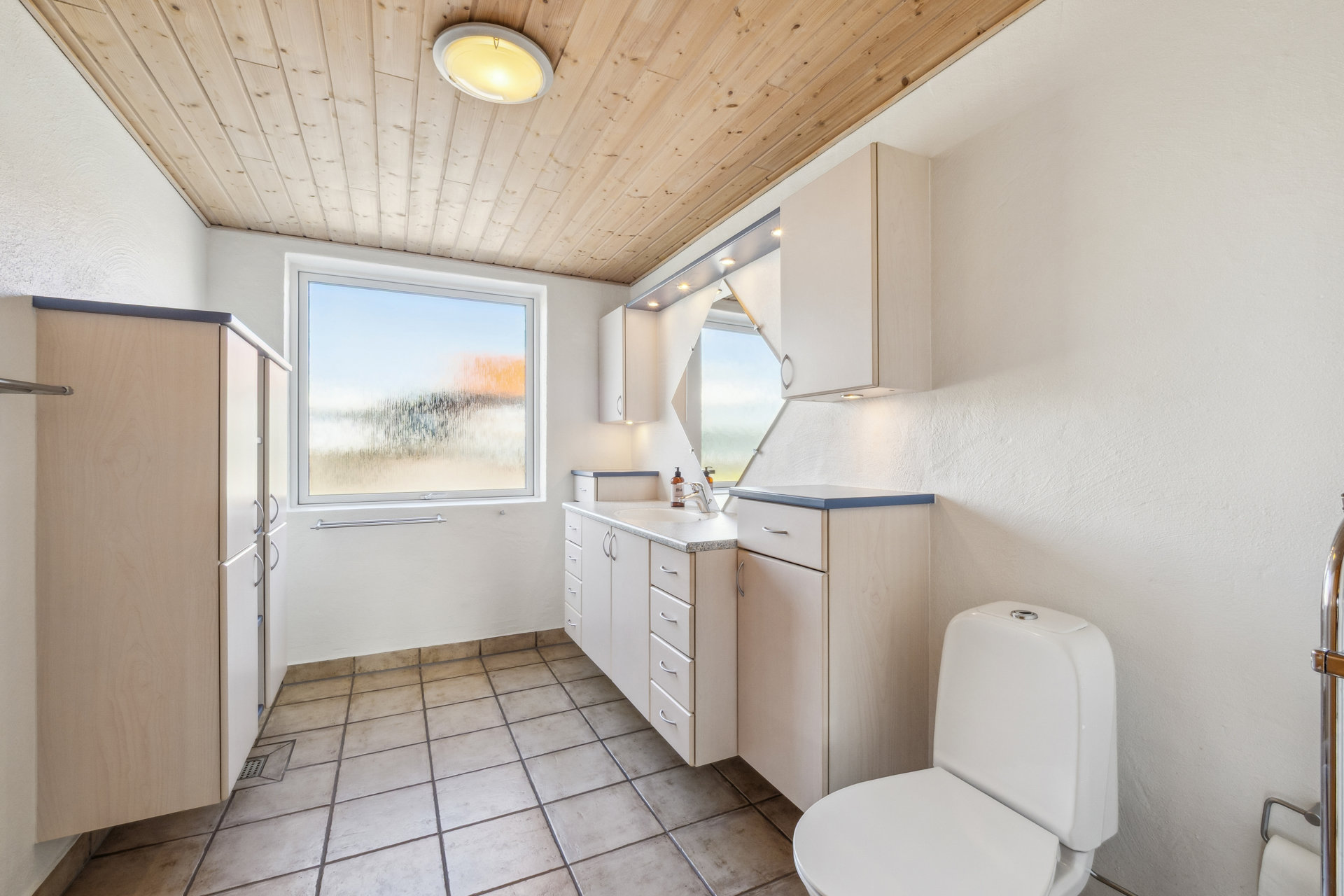 Fremhævet badeværelse billede i fuldskærmstilstand. Billede af Havremarken 34, 7730 Hanstholm