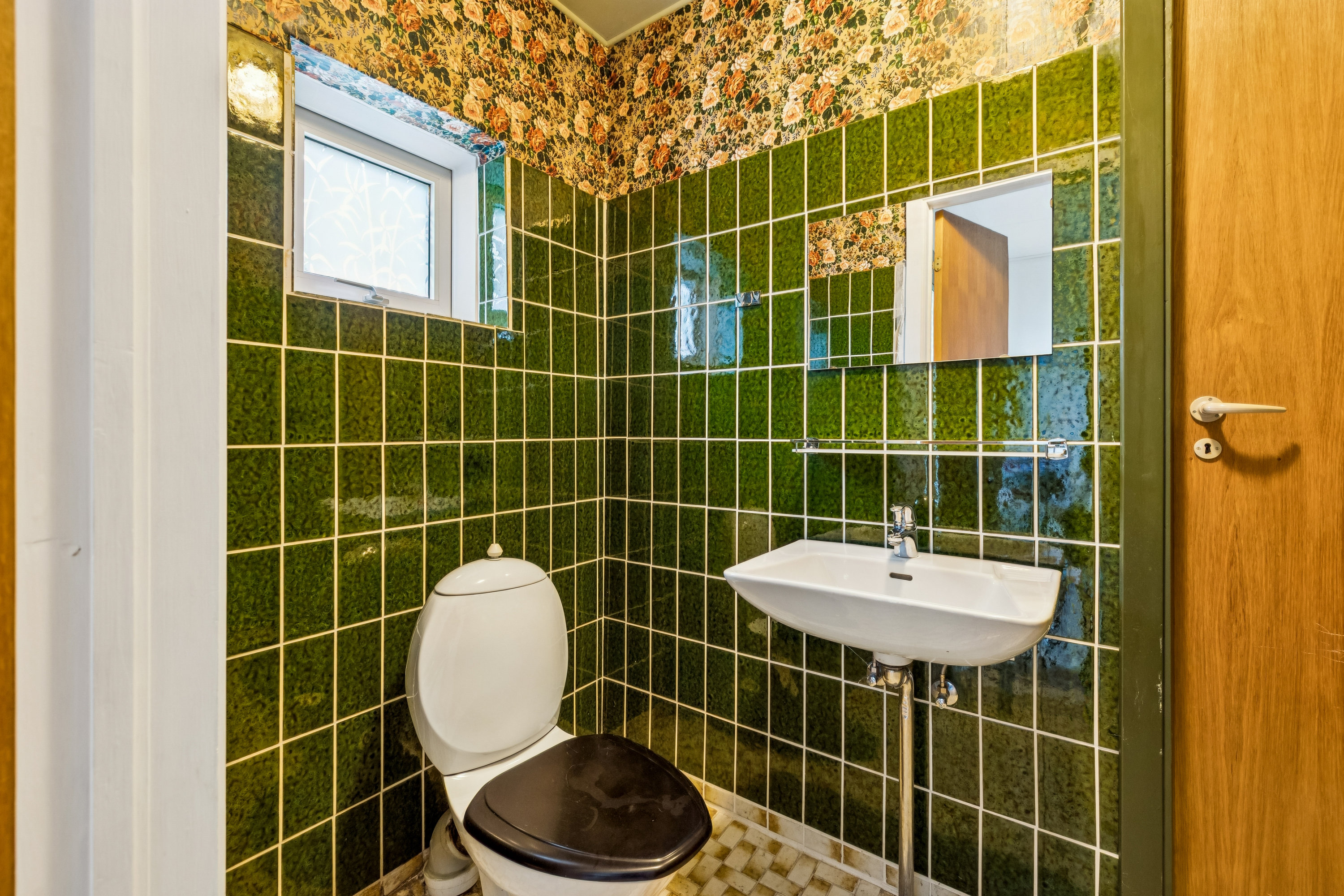 Fremhævet toilet billede i fuldskærmstilstand. Billede af Stenløkkeparken 14, Hylke, 8660 Skanderborg