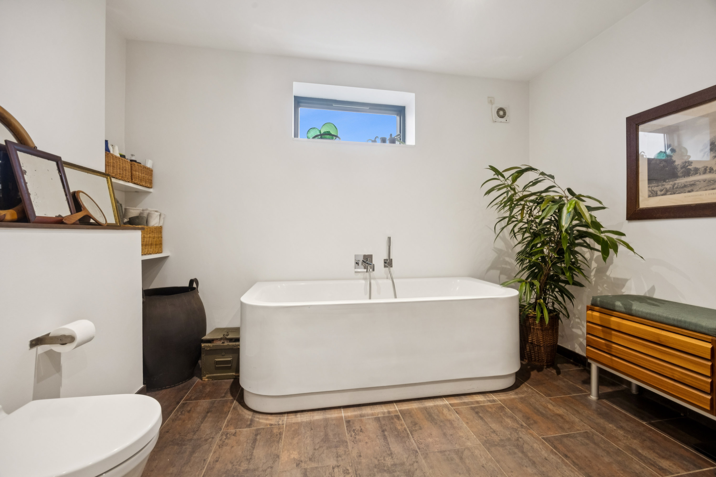 Fremhævet badeværelse billede i fuldskærmstilstand. Billede af Købmandstoften 8, Birkelse, 9440 Aabybro