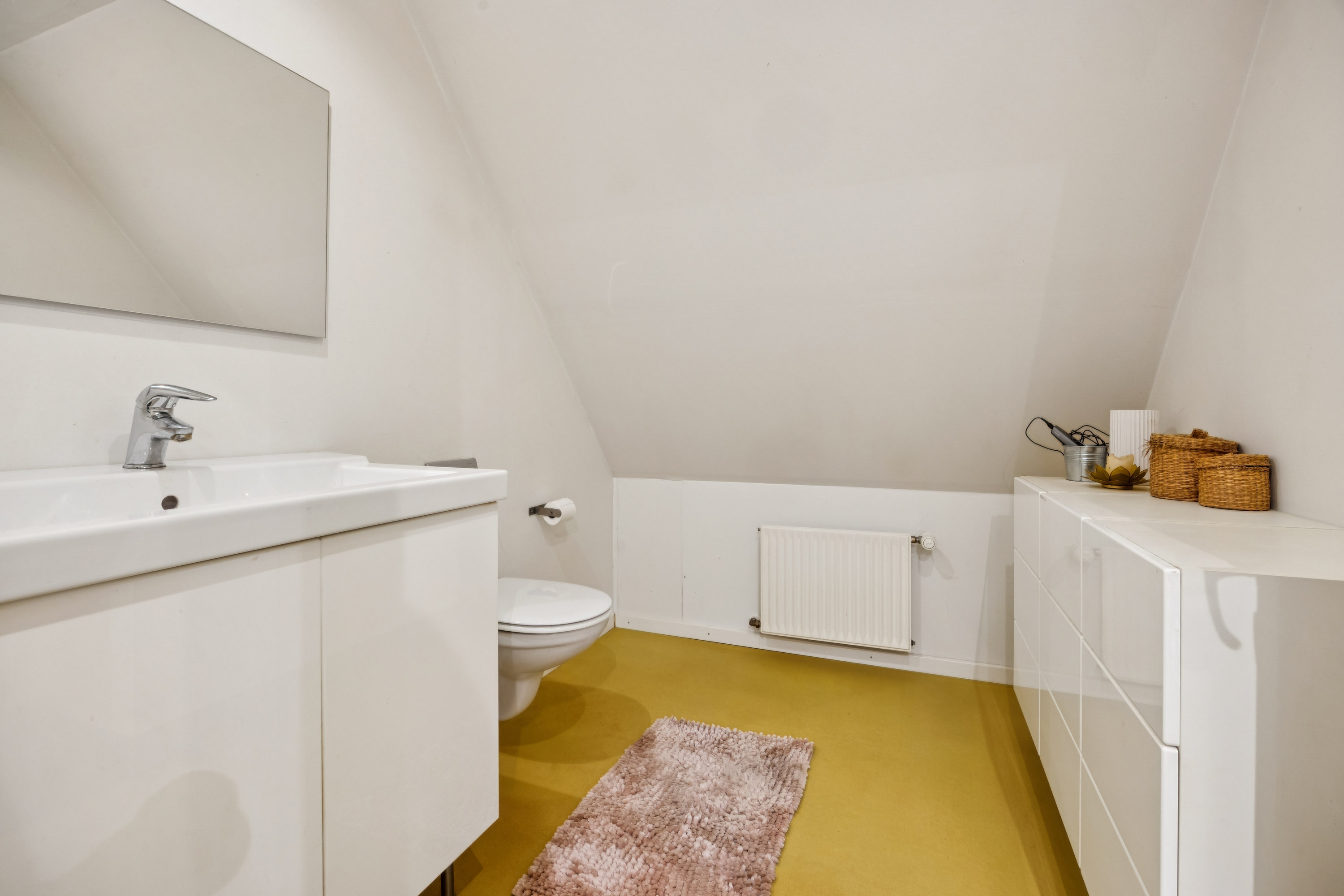 Fremhævet badeværelse billede i fuldskærmstilstand. Billede af Købmandstoften 8, Birkelse, 9440 Aabybro