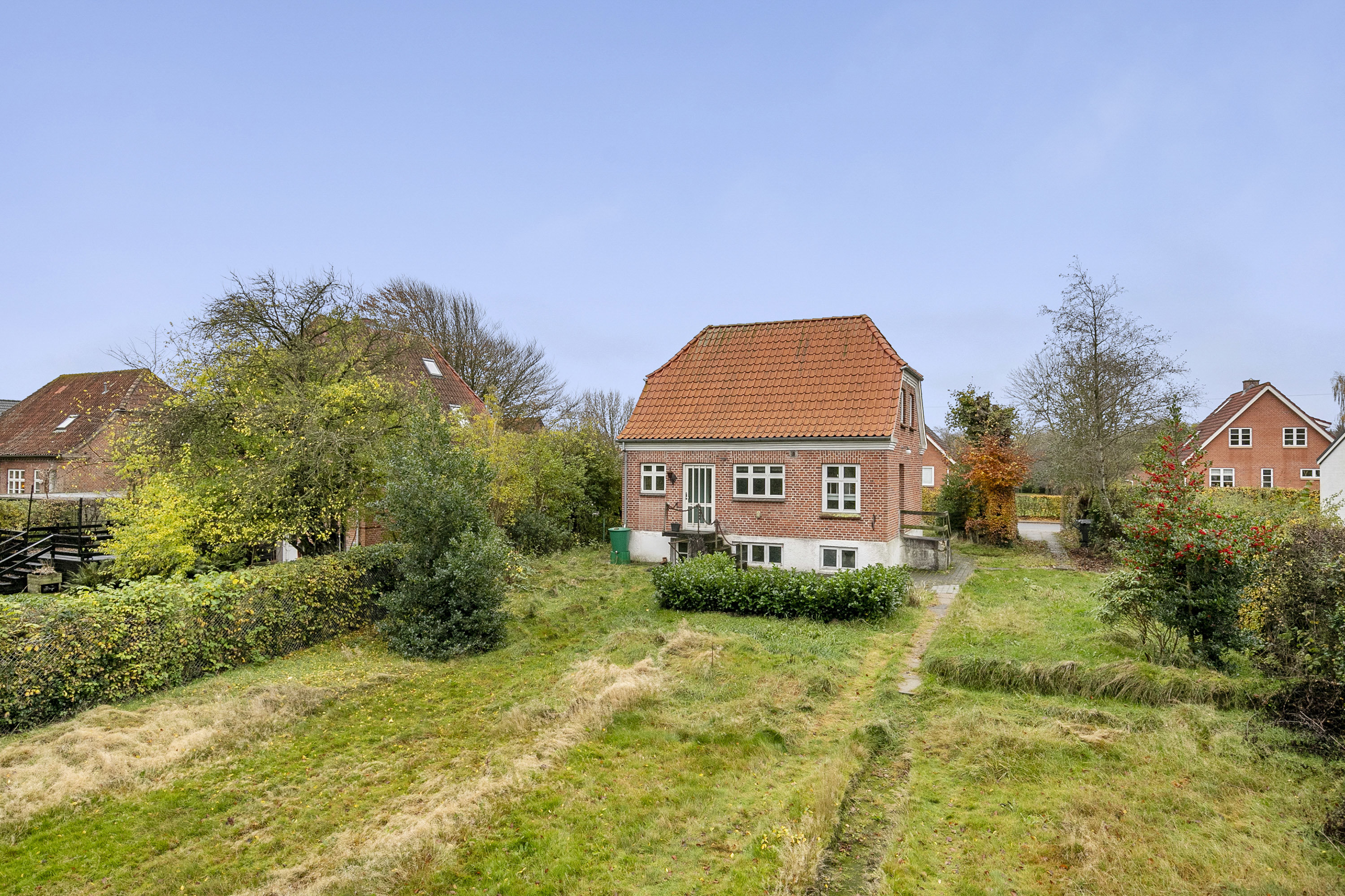 Fremhævet facade billede i fuldskærmstilstand. Billede af Møllevej 19, 9760 Vrå