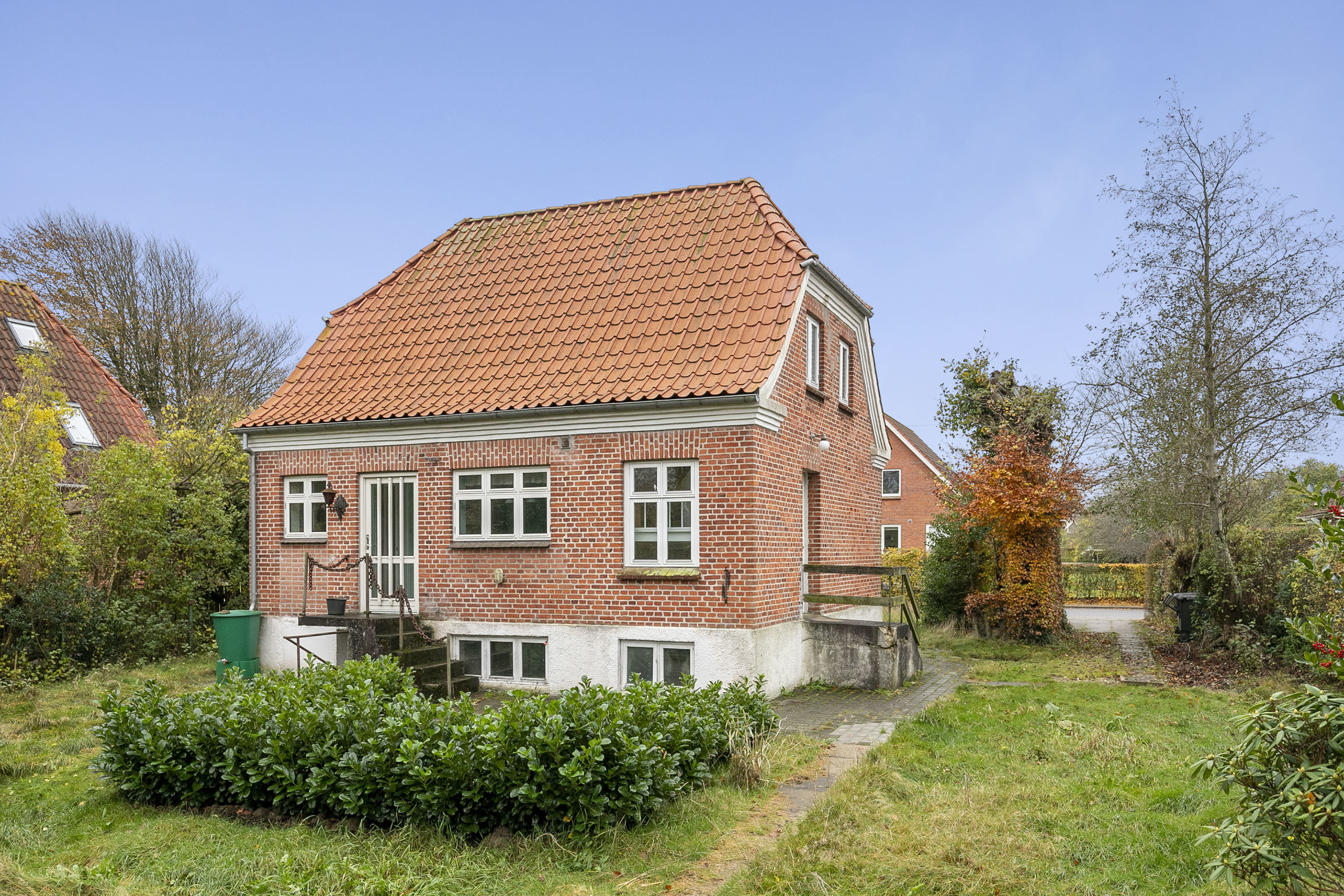 Fremhævet facade billede i fuldskærmstilstand. Billede af Møllevej 19, 9760 Vrå