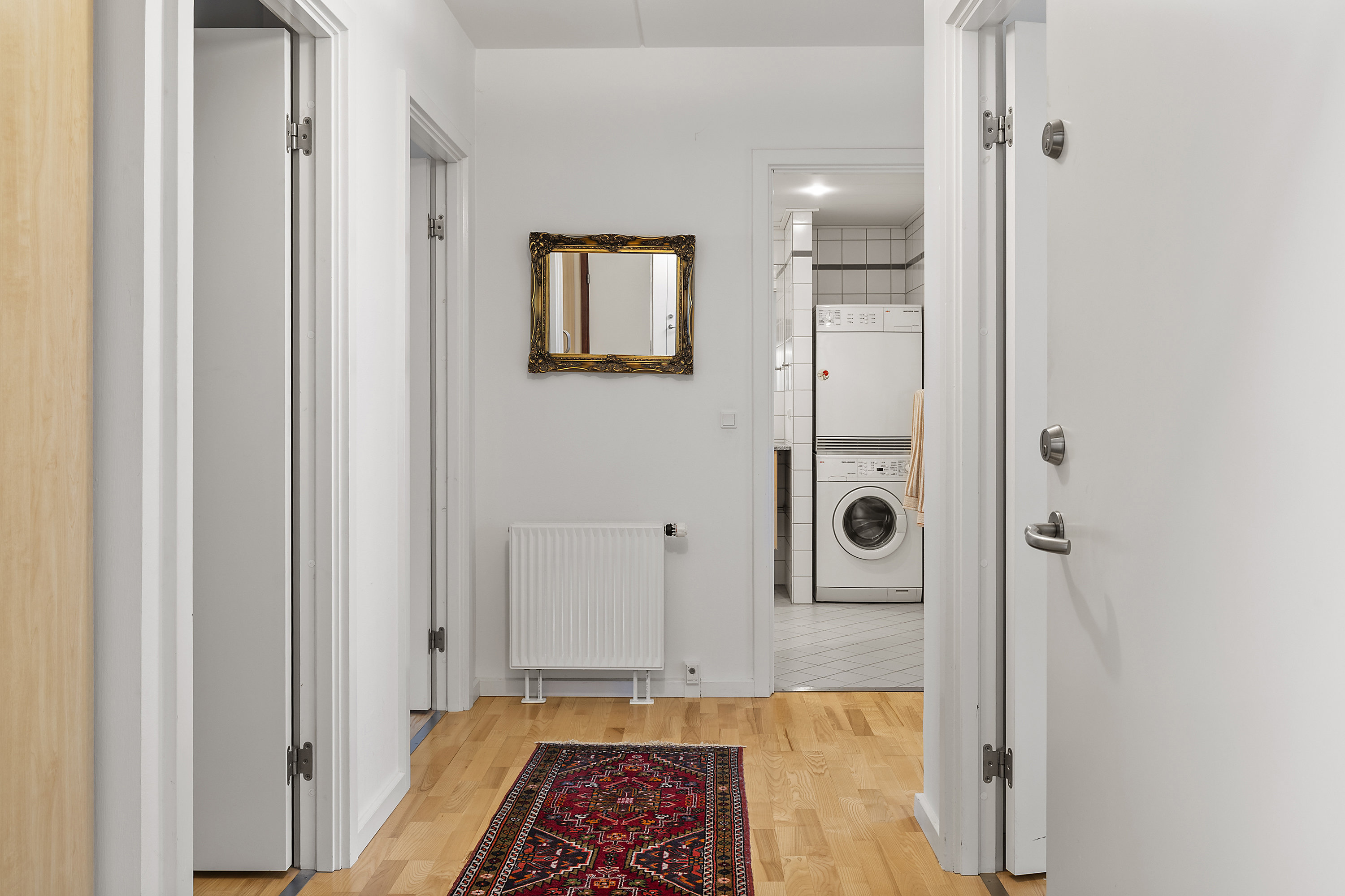 Fremhævet indgang billede i fuldskærmstilstand. Billede af Overgaden Neden Vandet 1B, 2. th., 1414 København K