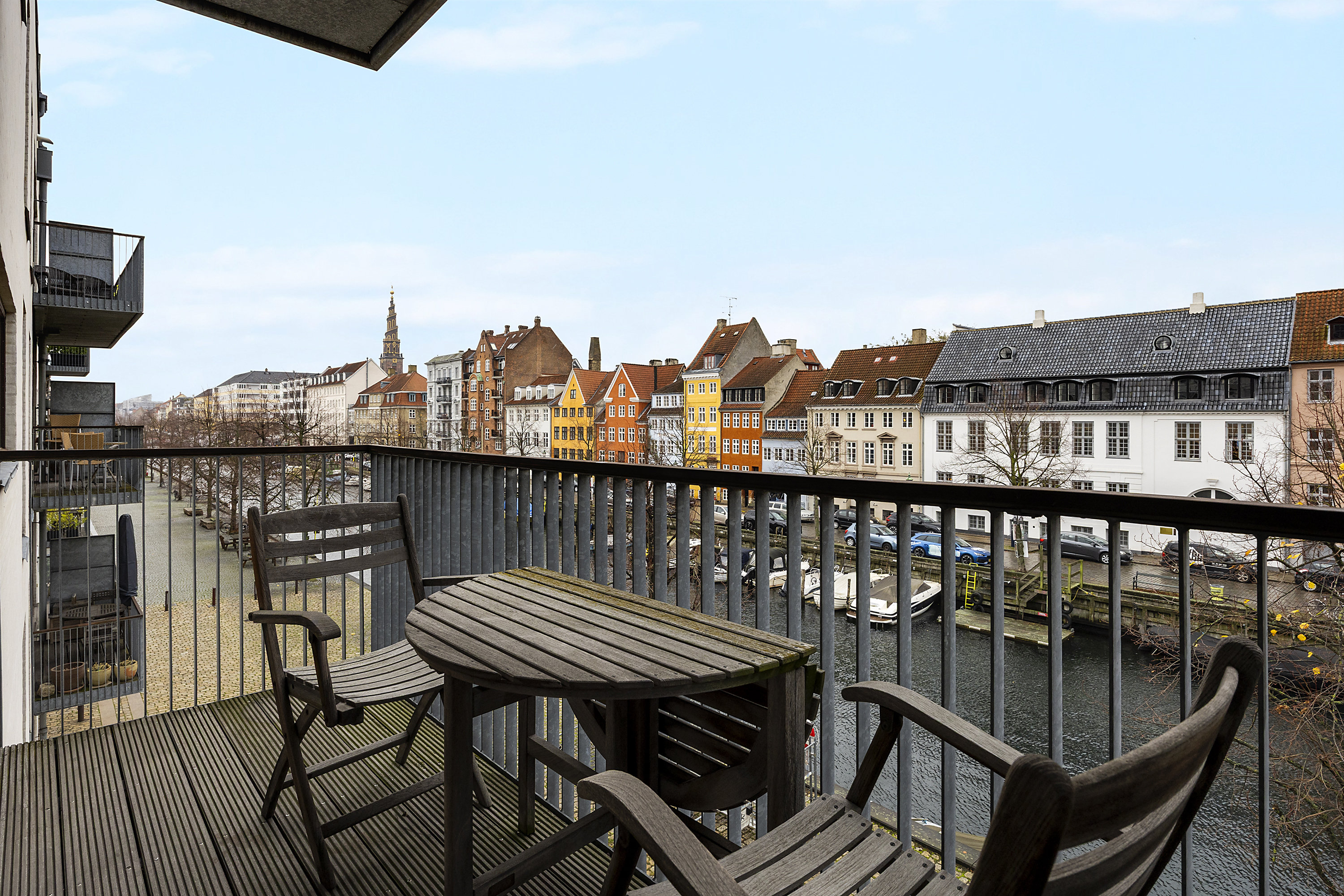 Miniaturebillede 1: altan. Billede af Overgaden Neden Vandet 1B, 2. th., 1414 København K