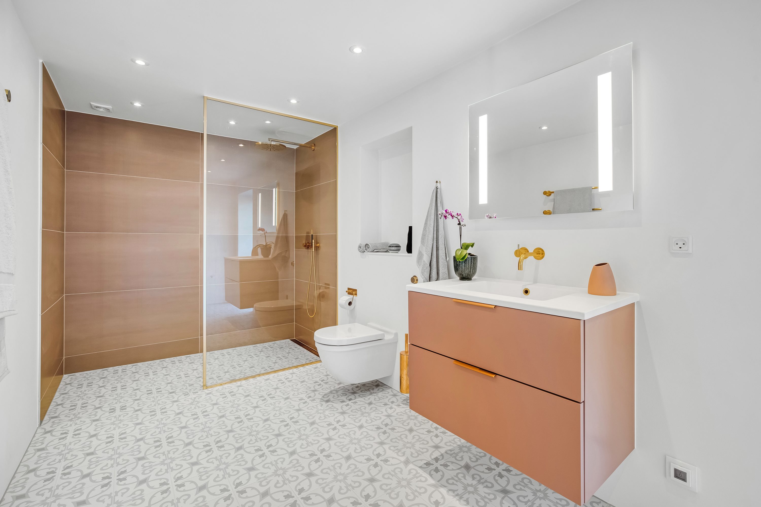 Fremhævet badeværelse billede i fuldskærmstilstand. Billede af Mosevej 19, 3230 Græsted