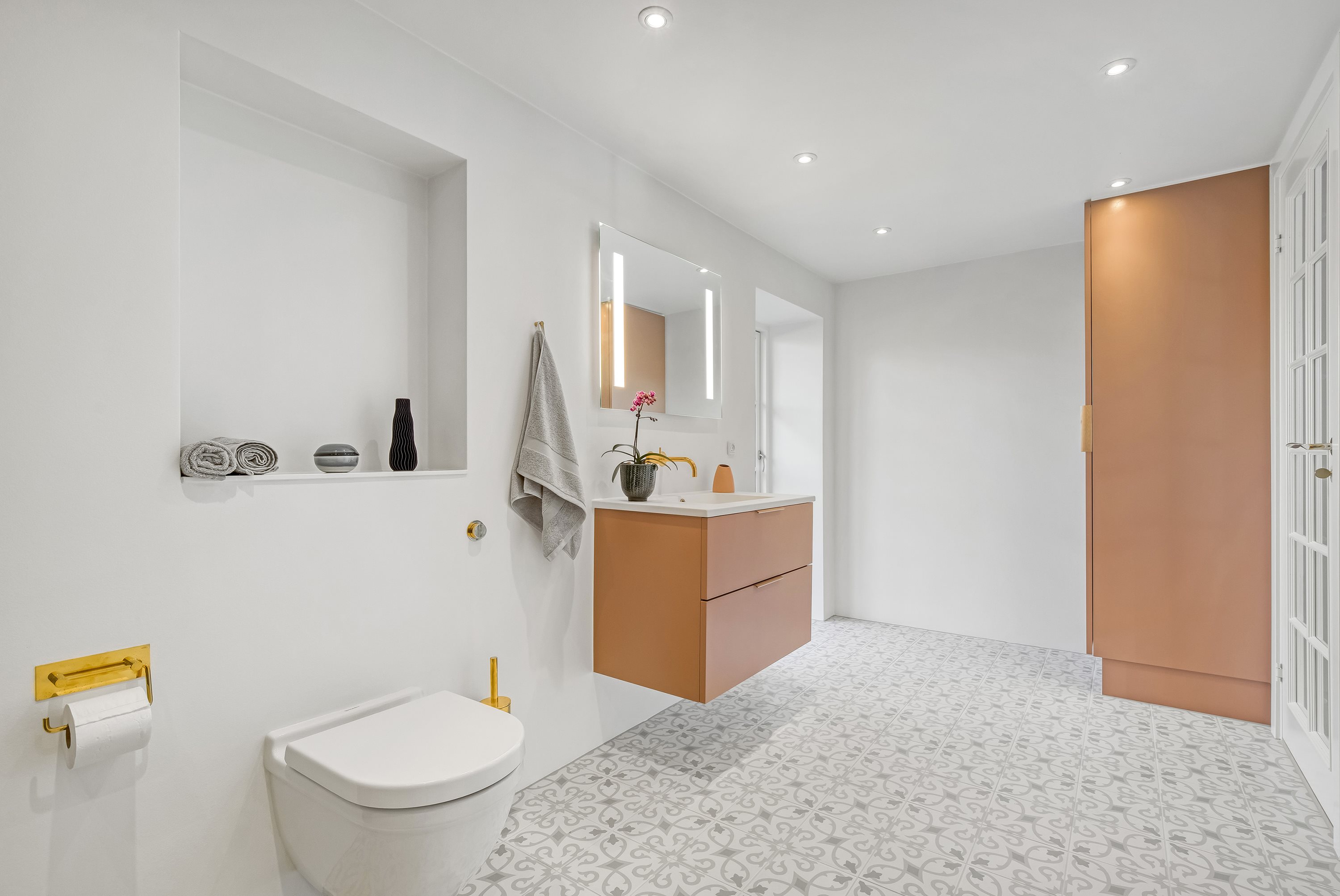 Fremhævet badeværelse billede i fuldskærmstilstand. Billede af Mosevej 19, 3230 Græsted