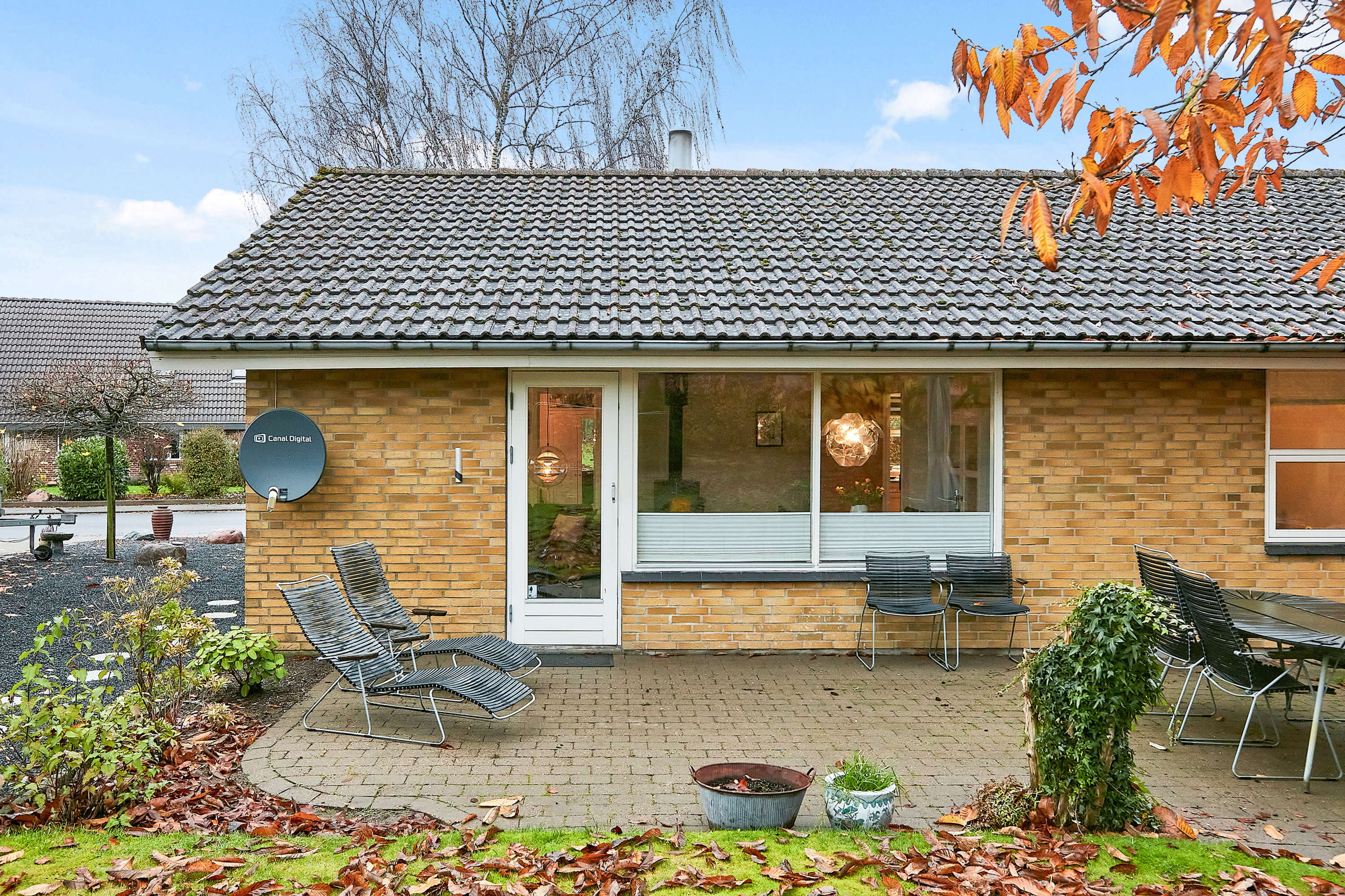 Fremhævet terrasse billede i fuldskærmstilstand. Billede af Refshaven 10, 7321 Gadbjerg