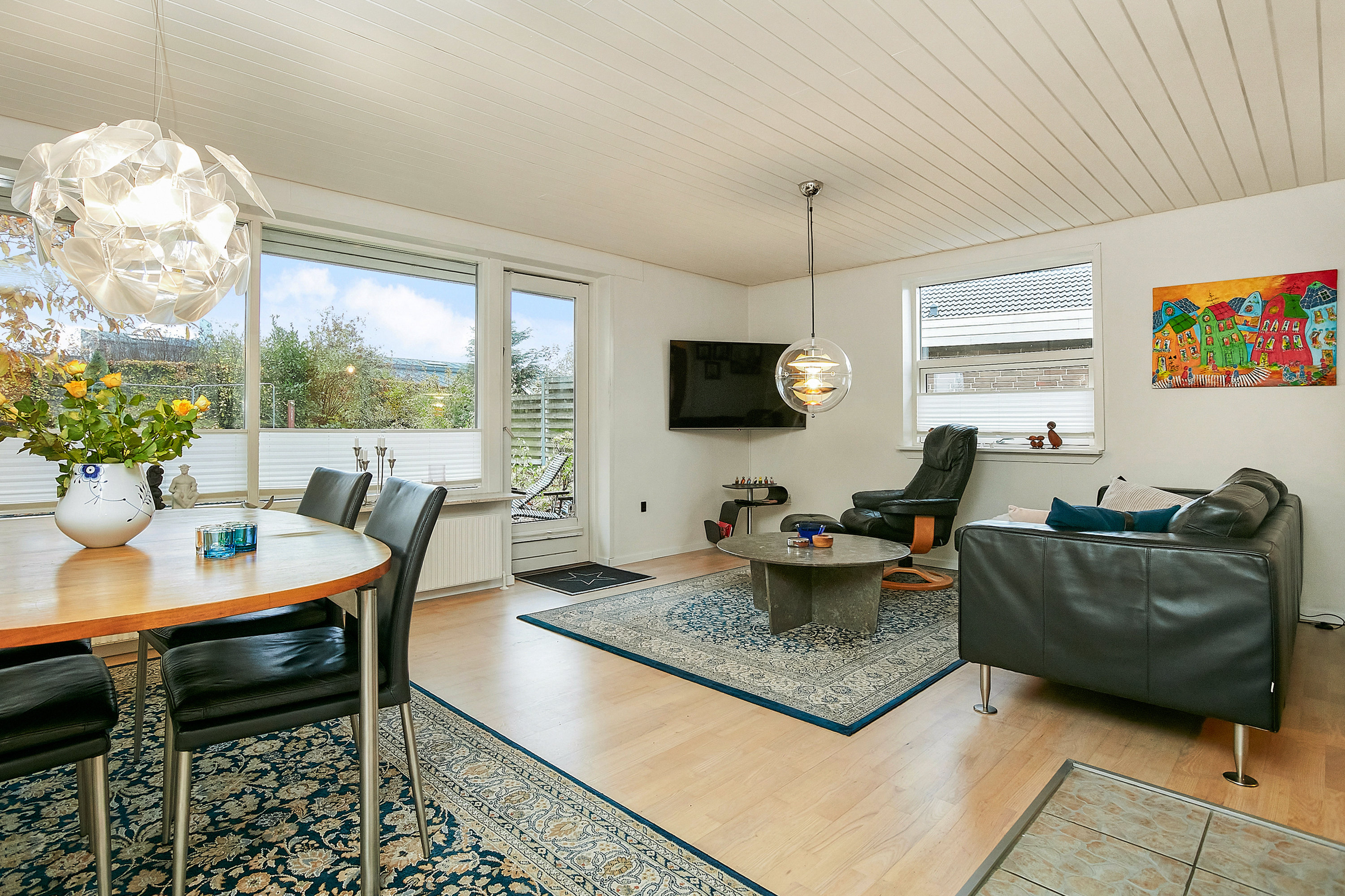 Fremhævet stue billede i fuldskærmstilstand. Billede af Refshaven 10, 7321 Gadbjerg