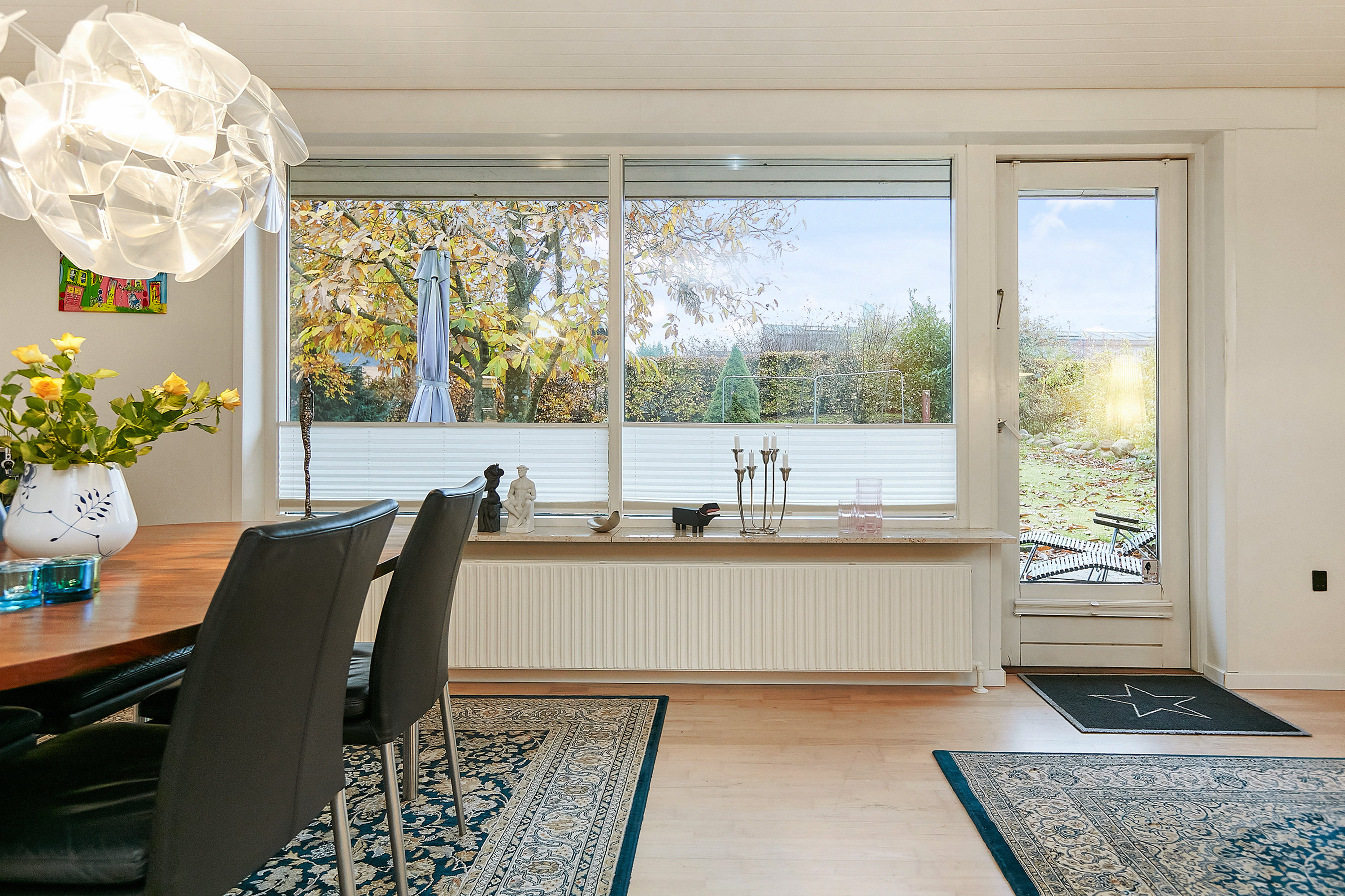 Fremhævet stue billede i fuldskærmstilstand. Billede af Refshaven 10, 7321 Gadbjerg