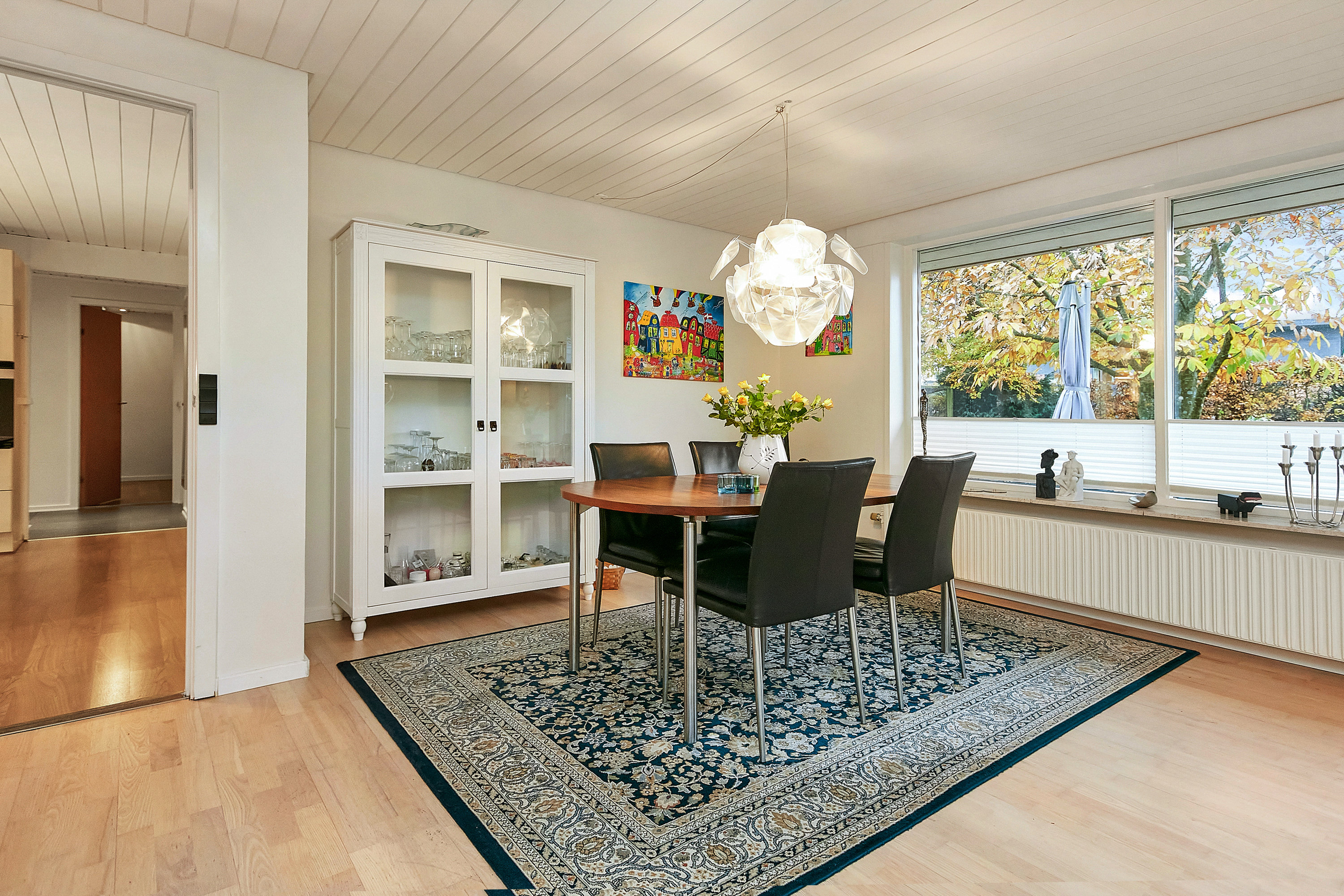 Fremhævet stue billede i fuldskærmstilstand. Billede af Refshaven 10, 7321 Gadbjerg