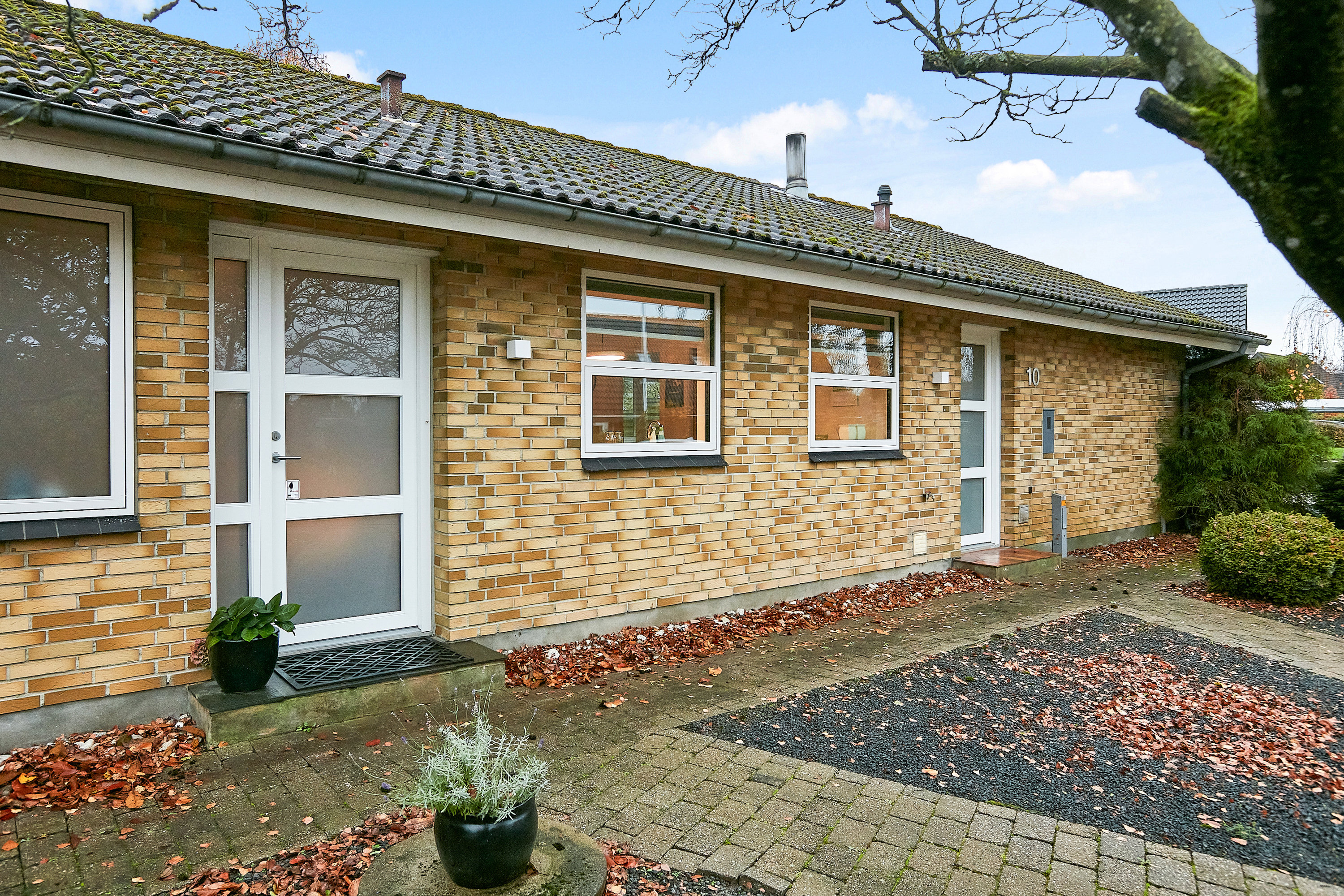 Fremhævet ejendommen billede i fuldskærmstilstand. Billede af Refshaven 10, 7321 Gadbjerg