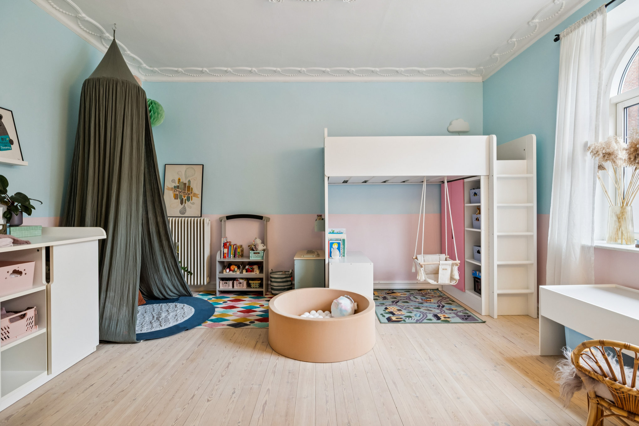 Fremhævet stue billede i fuldskærmstilstand. Billede af Søren Møllers Gade 4B, st.. th., 8900 Randers C