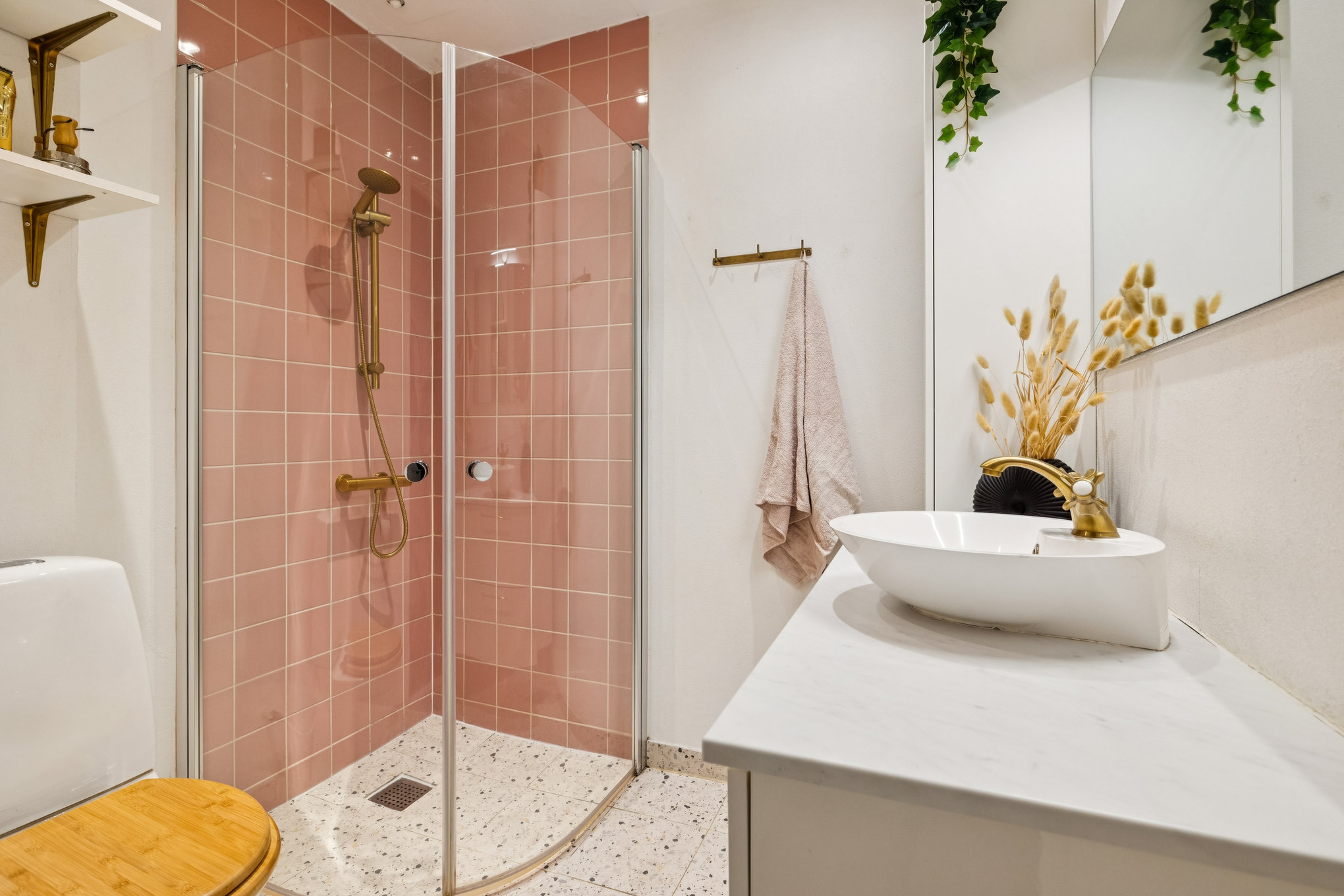 Fremhævet badeværelse billede i fuldskærmstilstand. Billede af Søren Møllers Gade 4B, st.. th., 8900 Randers C