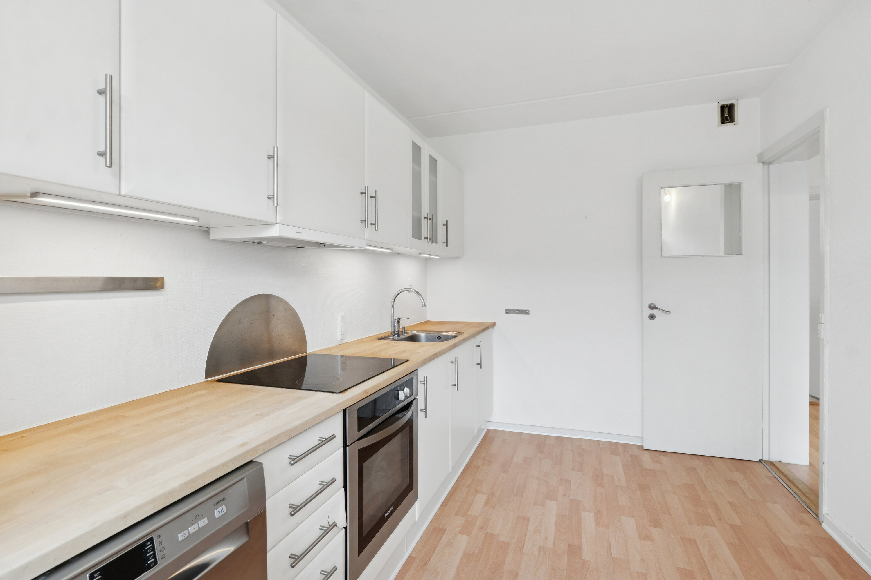 Fremhævet køkken billede i fuldskærmstilstand. Billede af Ejboparken 67, 1. tv., 4000 Roskilde