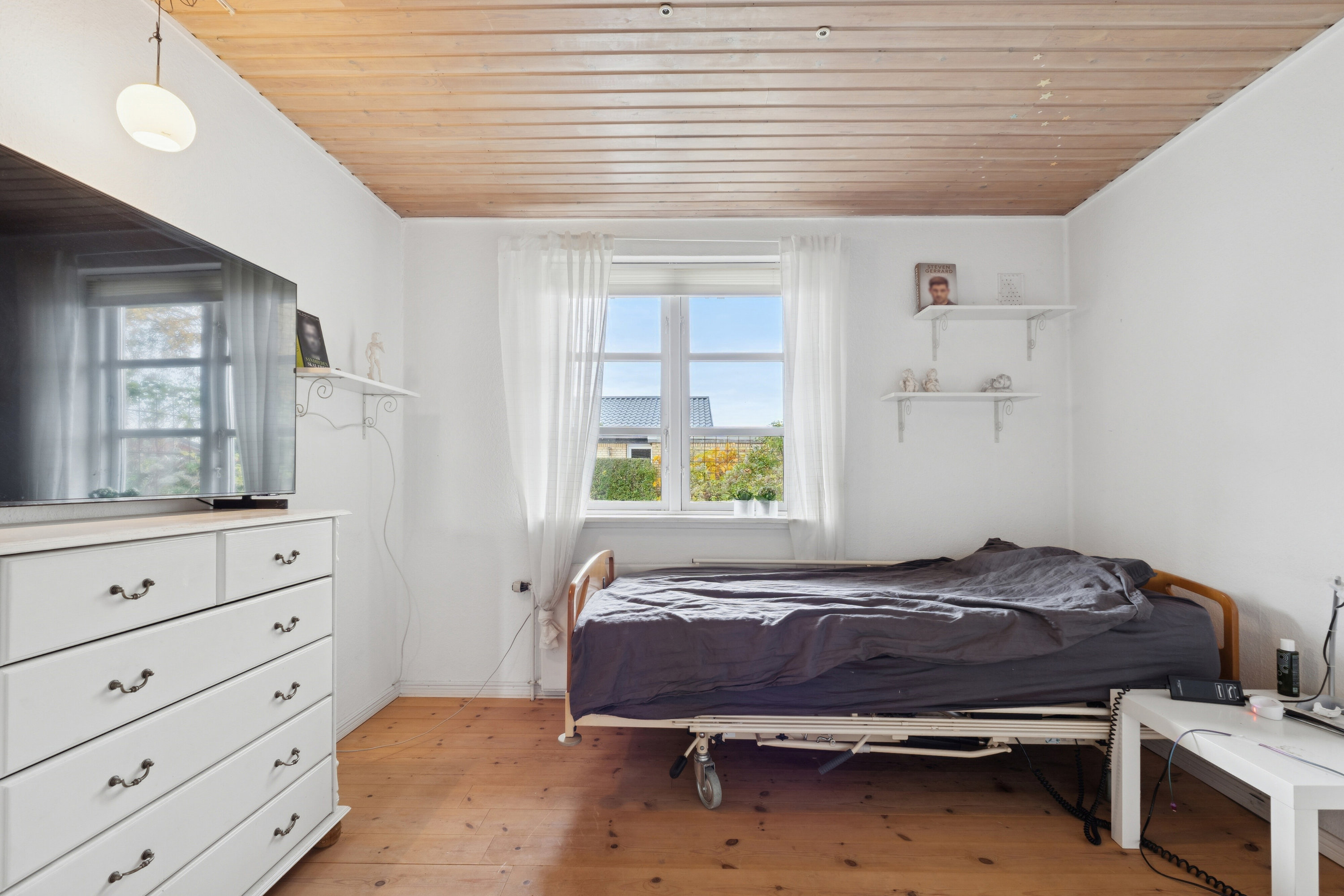 Fremhævet soveværelse billede i fuldskærmstilstand. Billede af Rugvangen 4, Otterup, 5450 Otterup