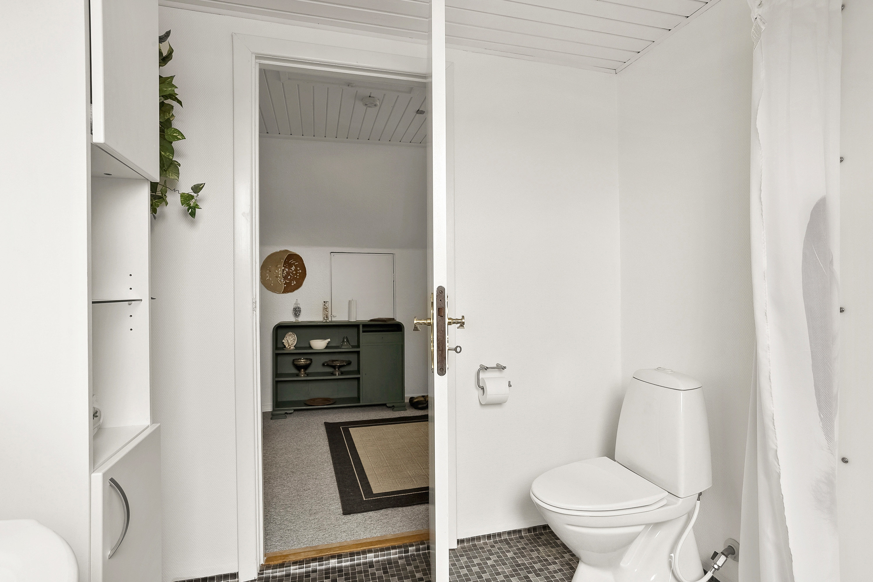 Fremhævet badeværelse billede i fuldskærmstilstand. Billede af Øster Alle 14, 6600 Vejen