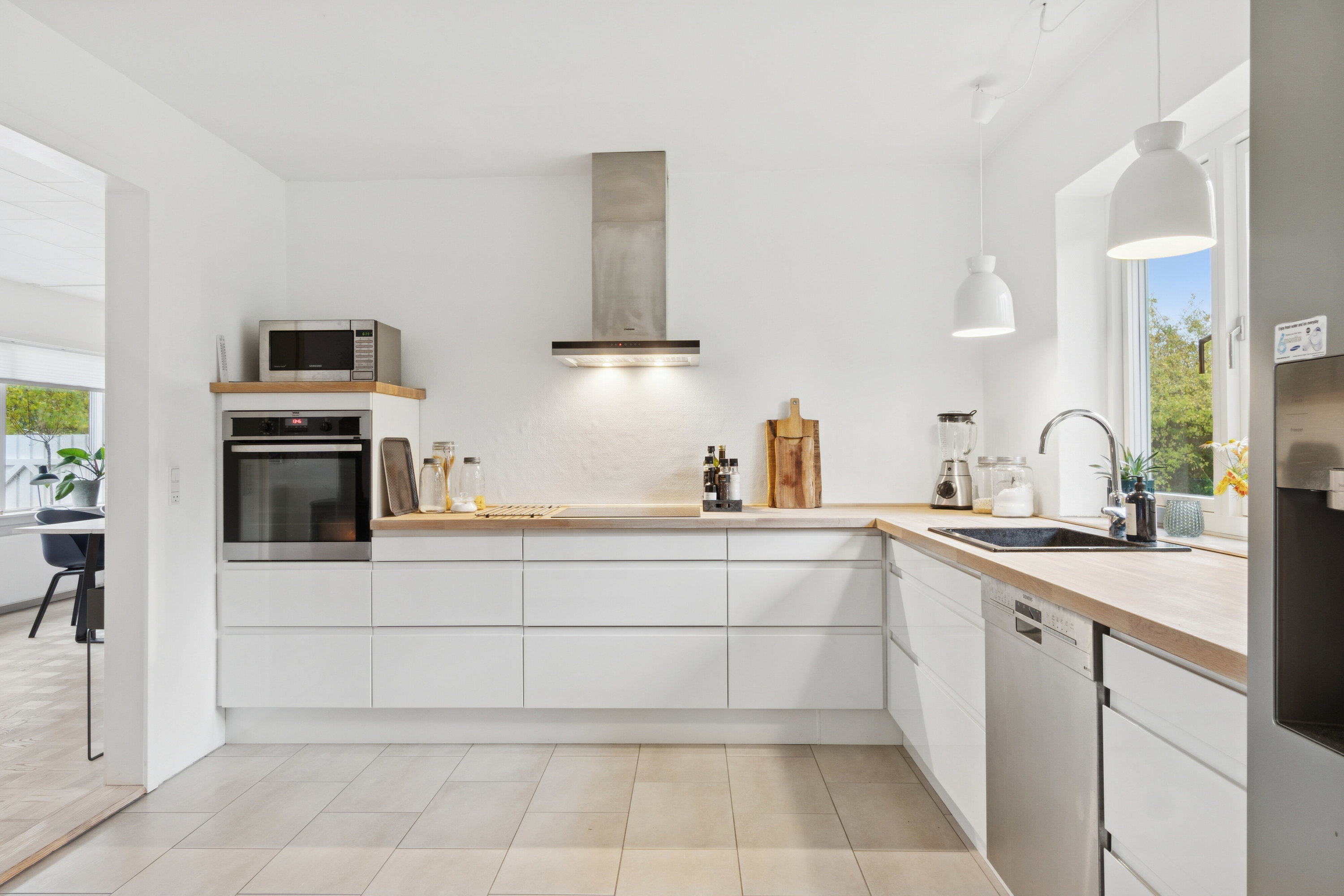 Fremhævet køkken billede i fuldskærmstilstand. Billede af Møllebakkevej 1, 4581 Rørvig