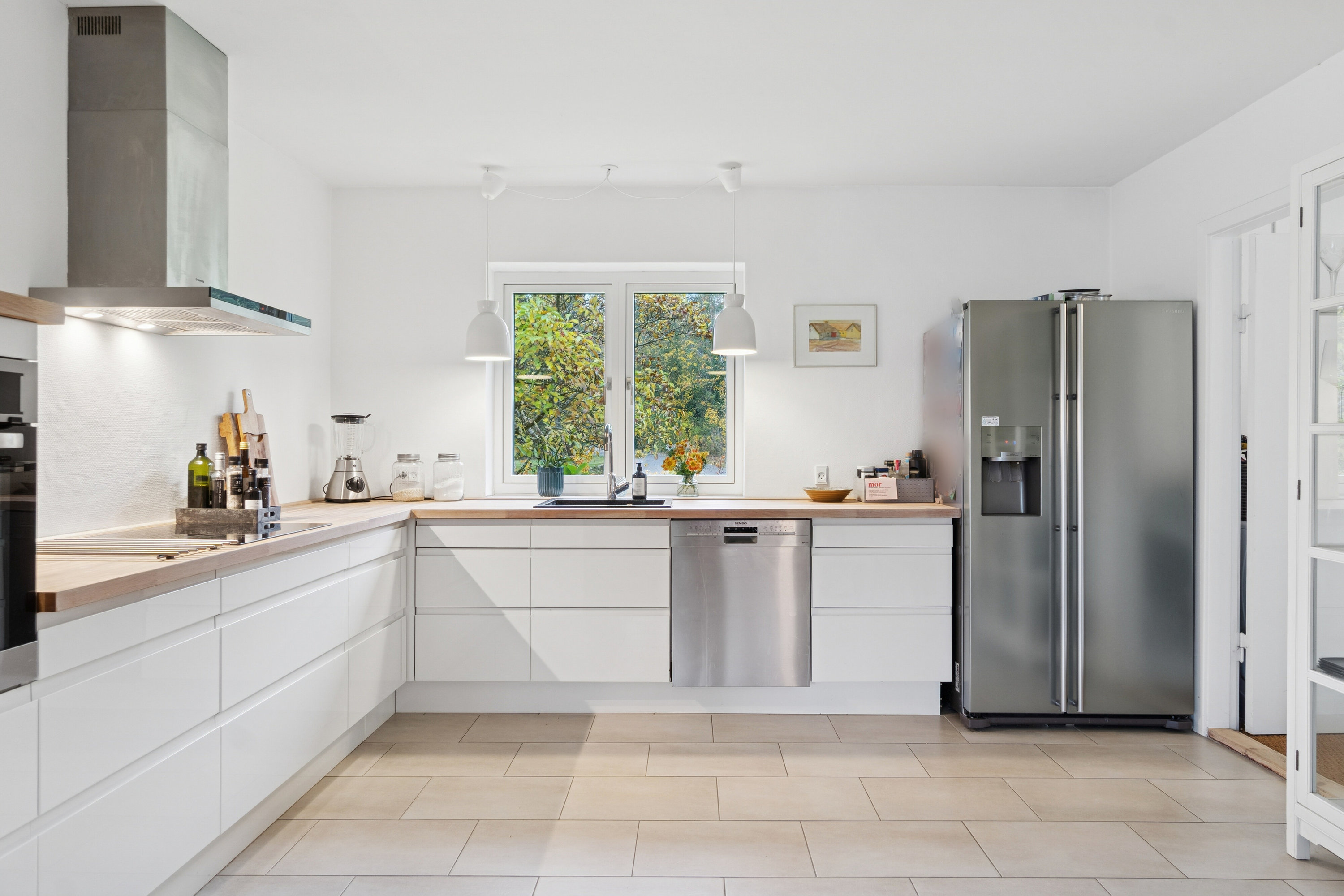 Fremhævet køkken billede i fuldskærmstilstand. Billede af Møllebakkevej 1, 4581 Rørvig