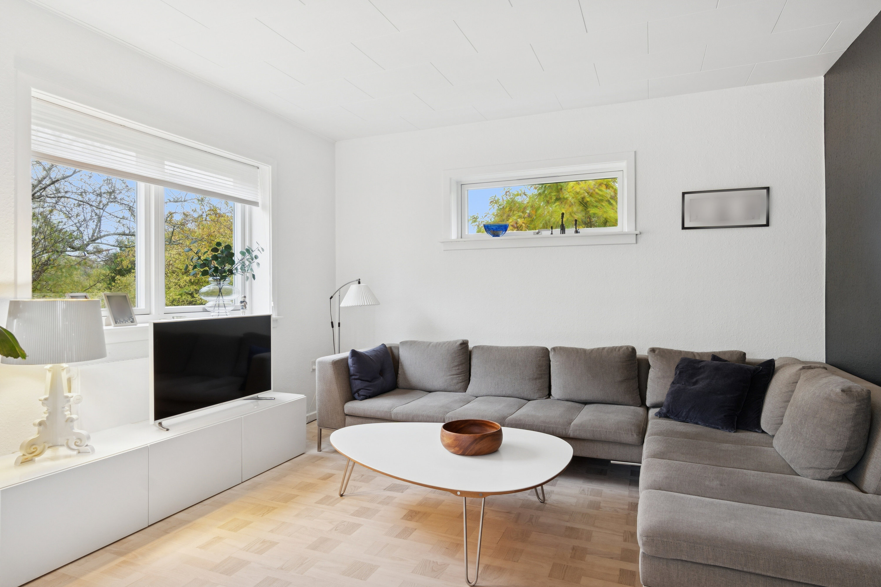 Fremhævet stue billede i fuldskærmstilstand. Billede af Møllebakkevej 1, 4581 Rørvig